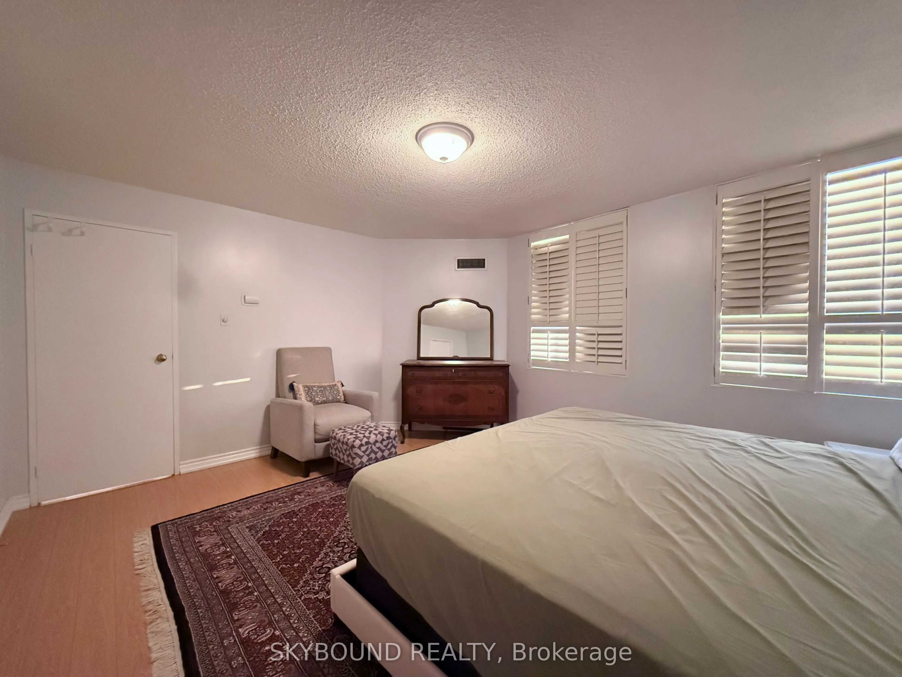 3650 Kaneff Crescent #3106