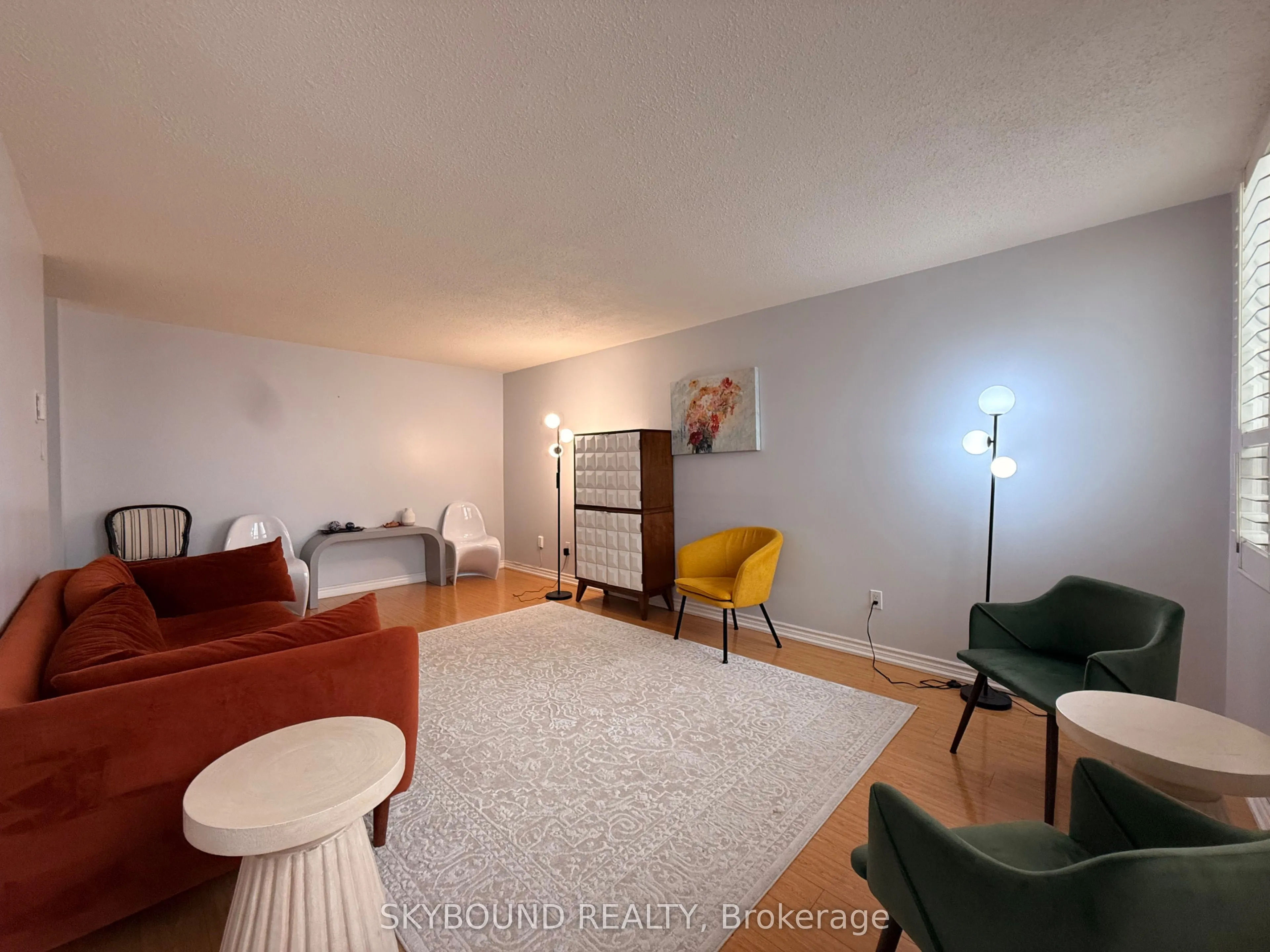 3650 Kaneff Crescent #3106