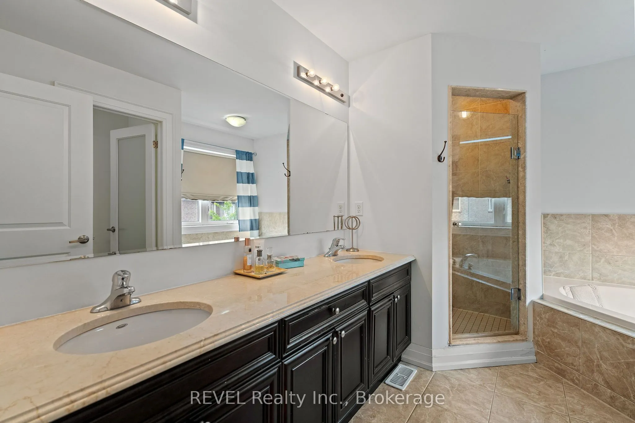 401 Schreyer Crescent