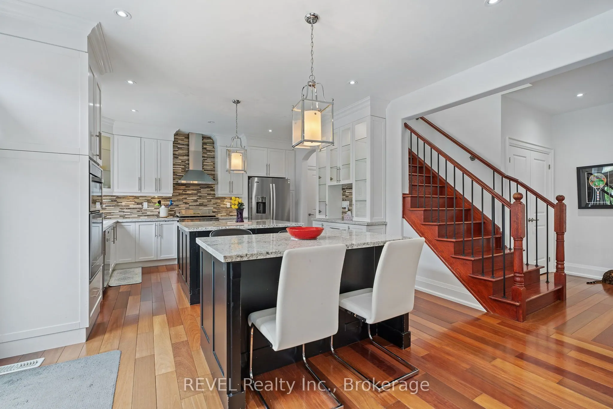 401 Schreyer Crescent