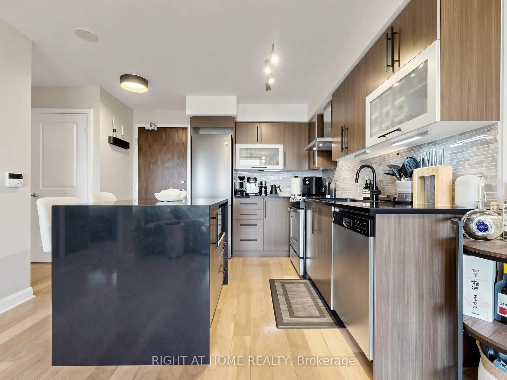 1 Michael Power Place #1609