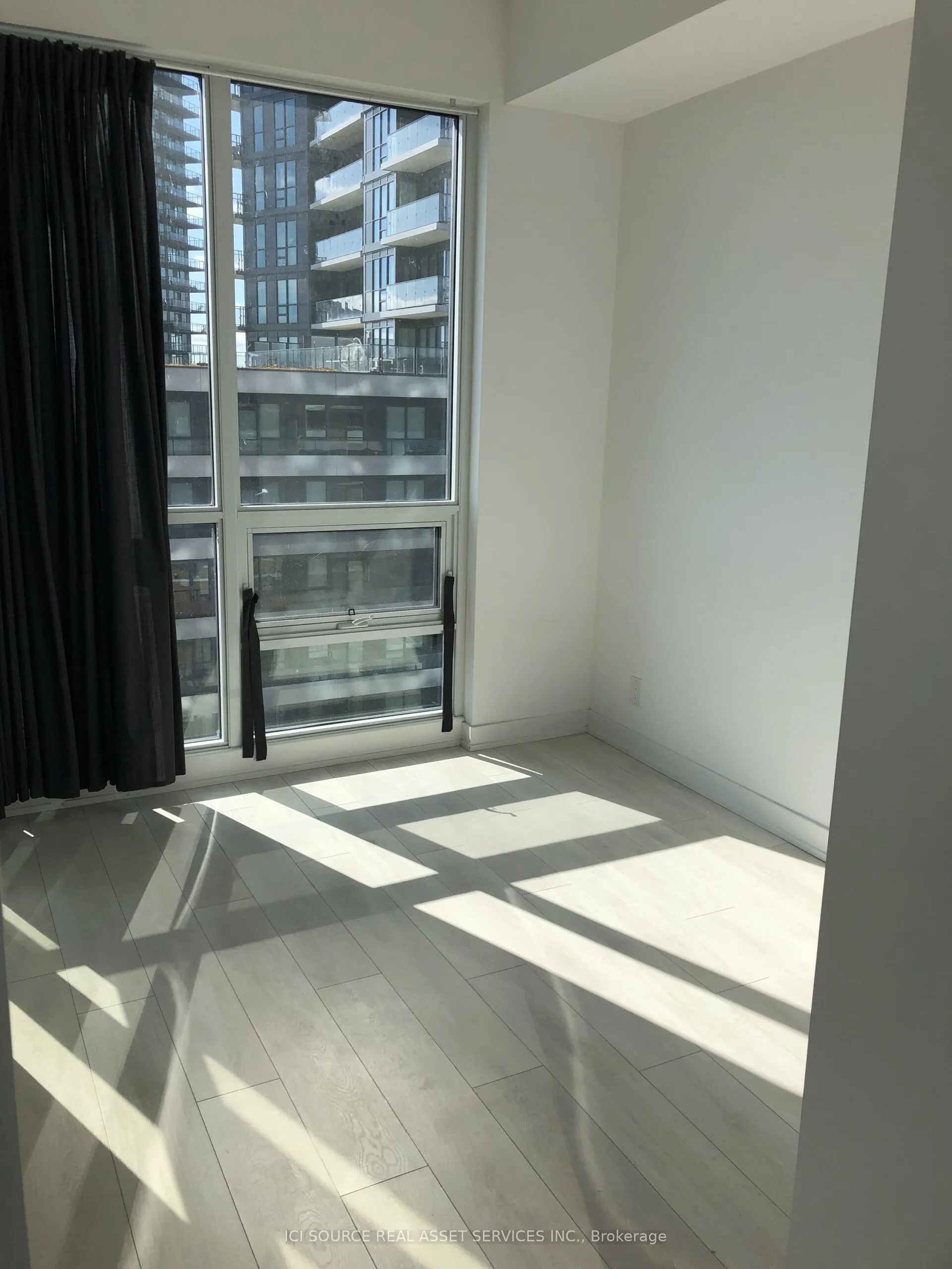 2200 Lakeshore Boulevard W #801