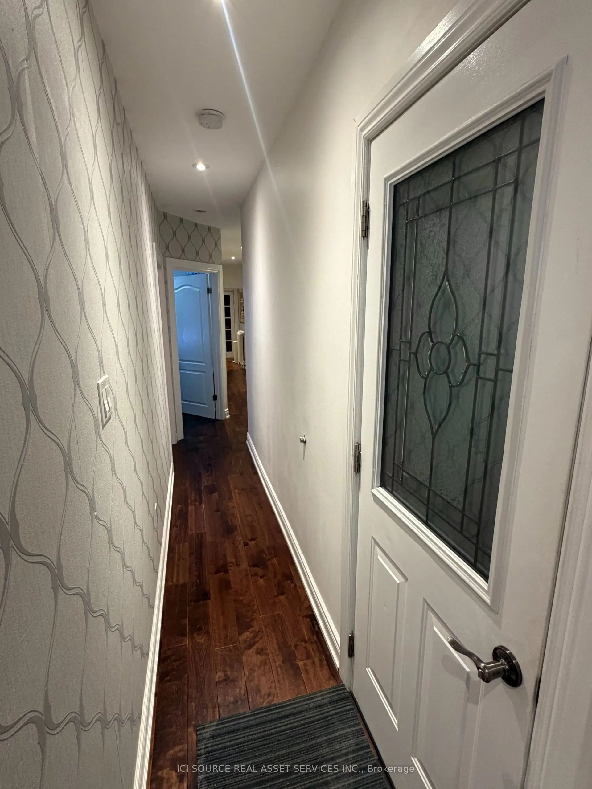 399 Roncesvalles Avenue #1 (2nd Floor)