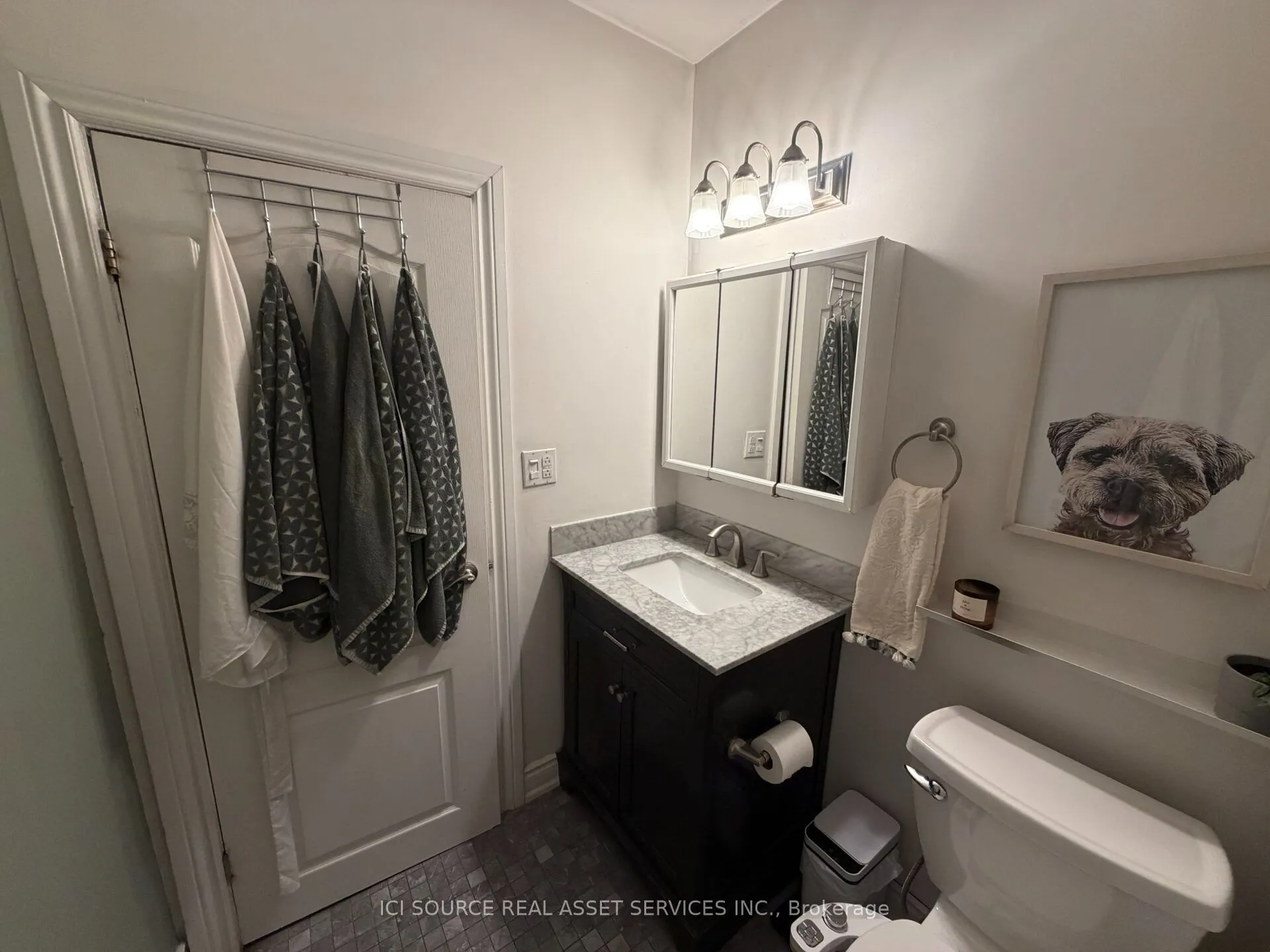 399 Roncesvalles Avenue #1 (2nd Floor)