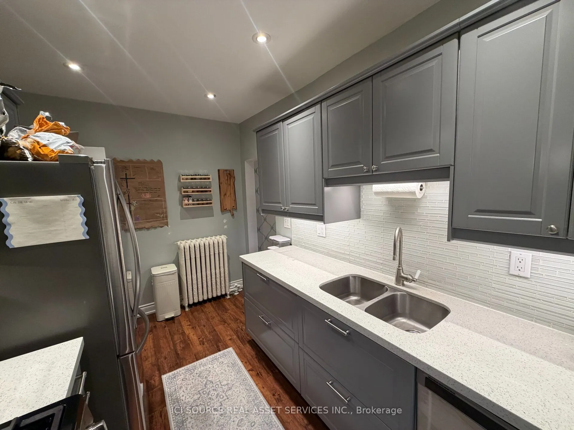 399 Roncesvalles Avenue #1 (2nd Floor)