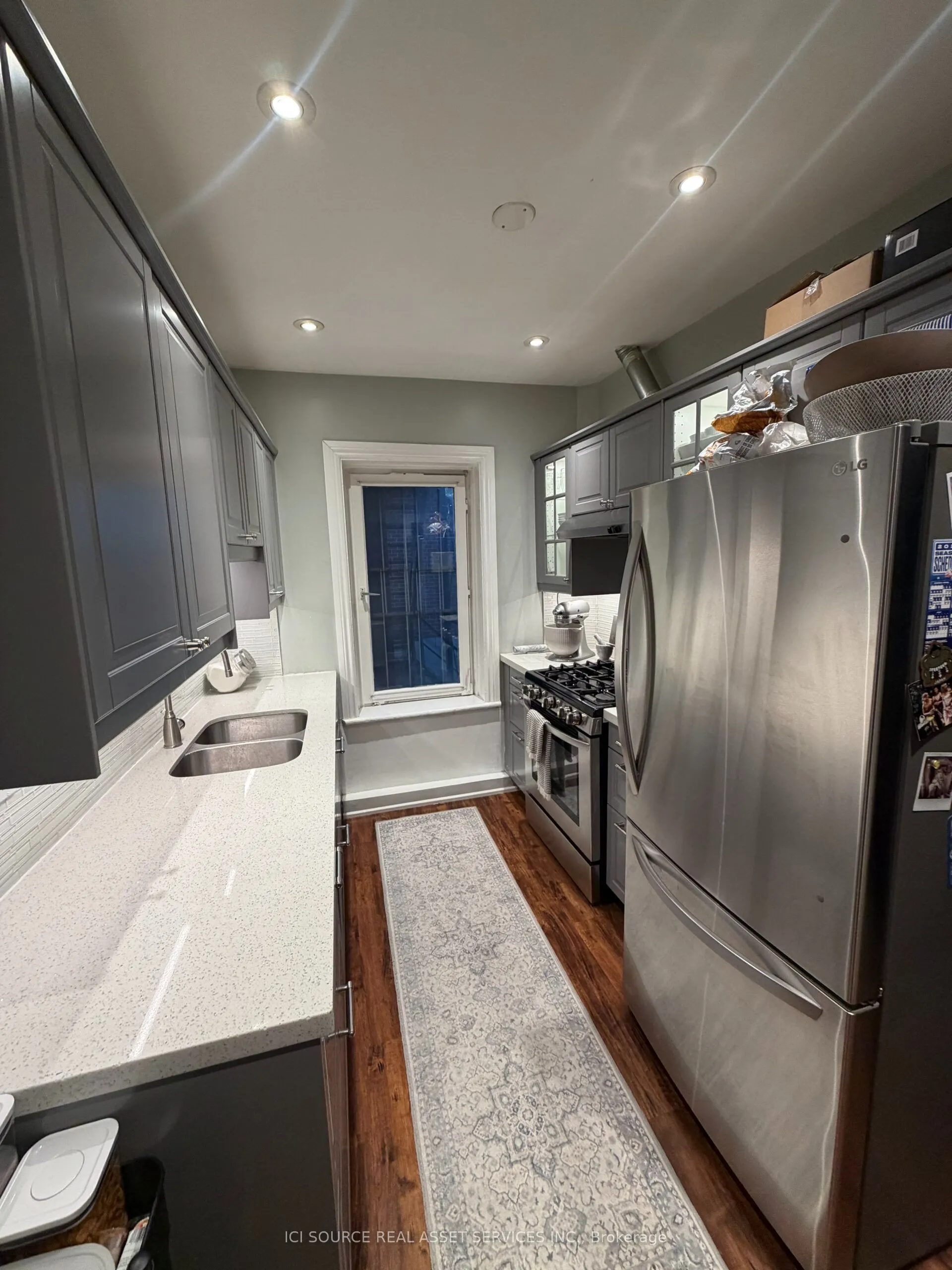 399 Roncesvalles Avenue #1 (2nd Floor)