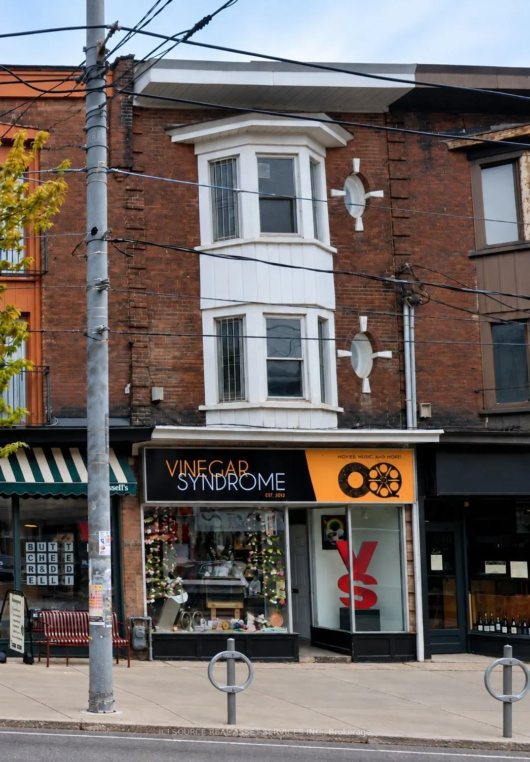 399 Roncesvalles Avenue #1 (2nd Floor)