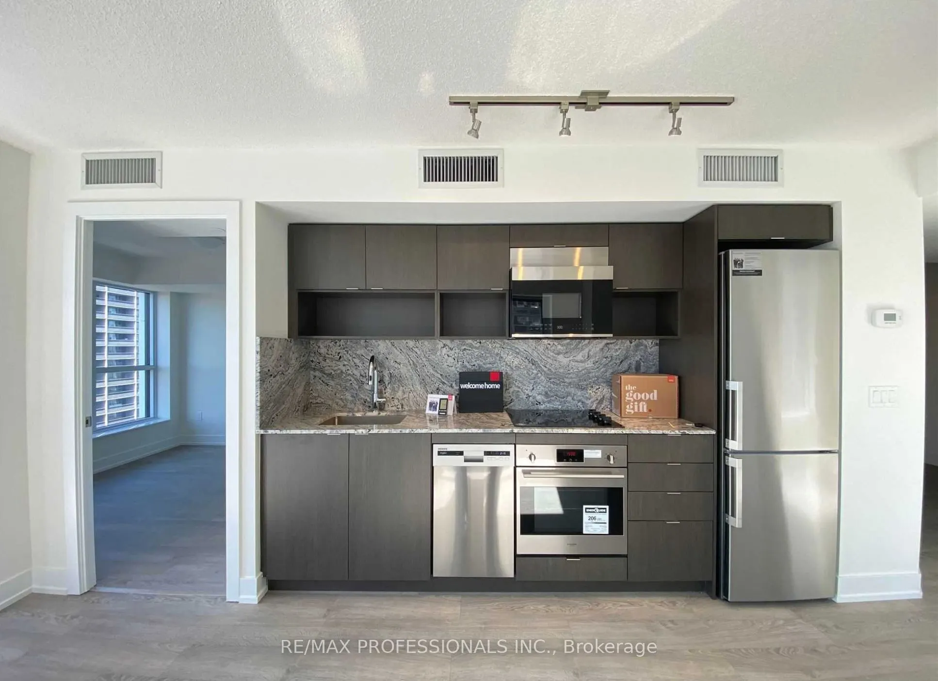 9 Mabelle Avenue #2616