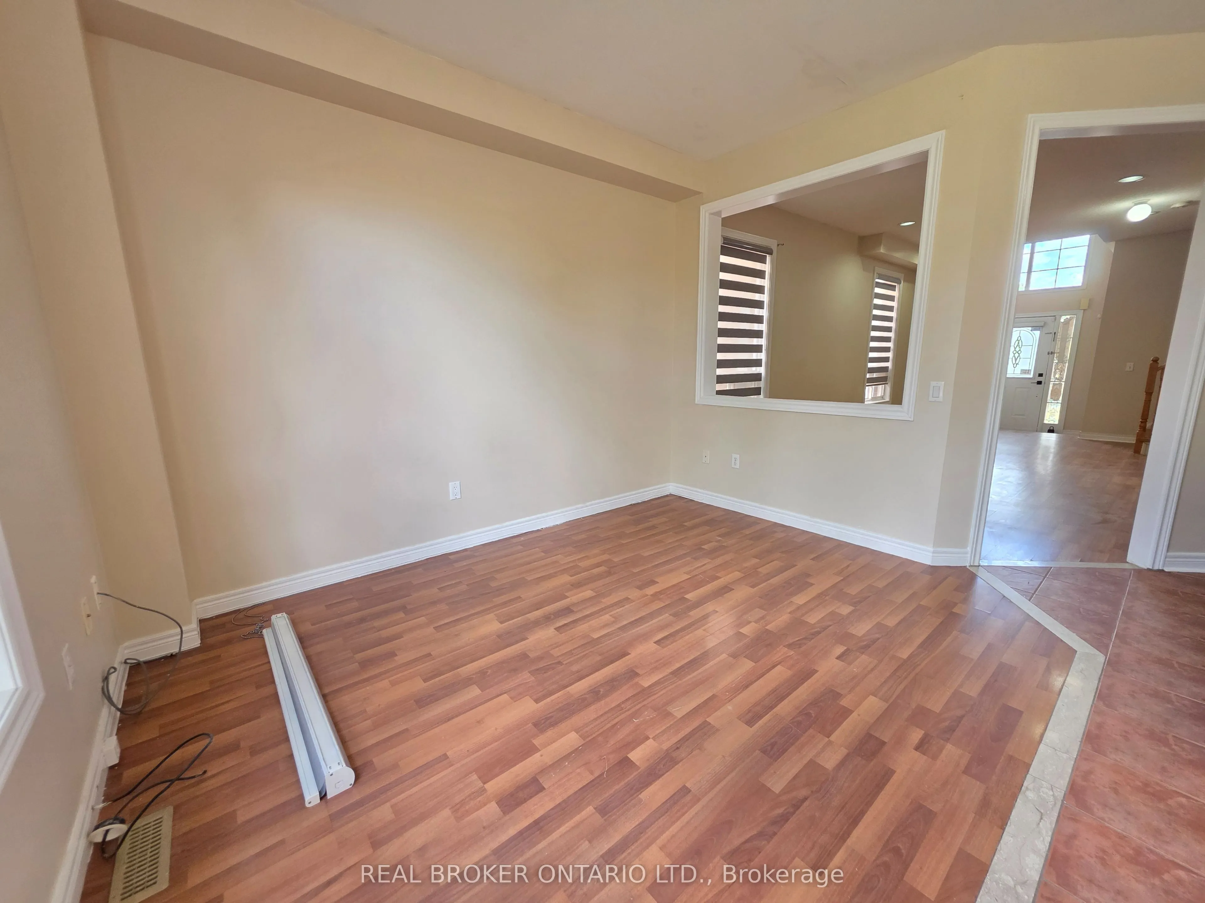 922 Ledbury Crescent