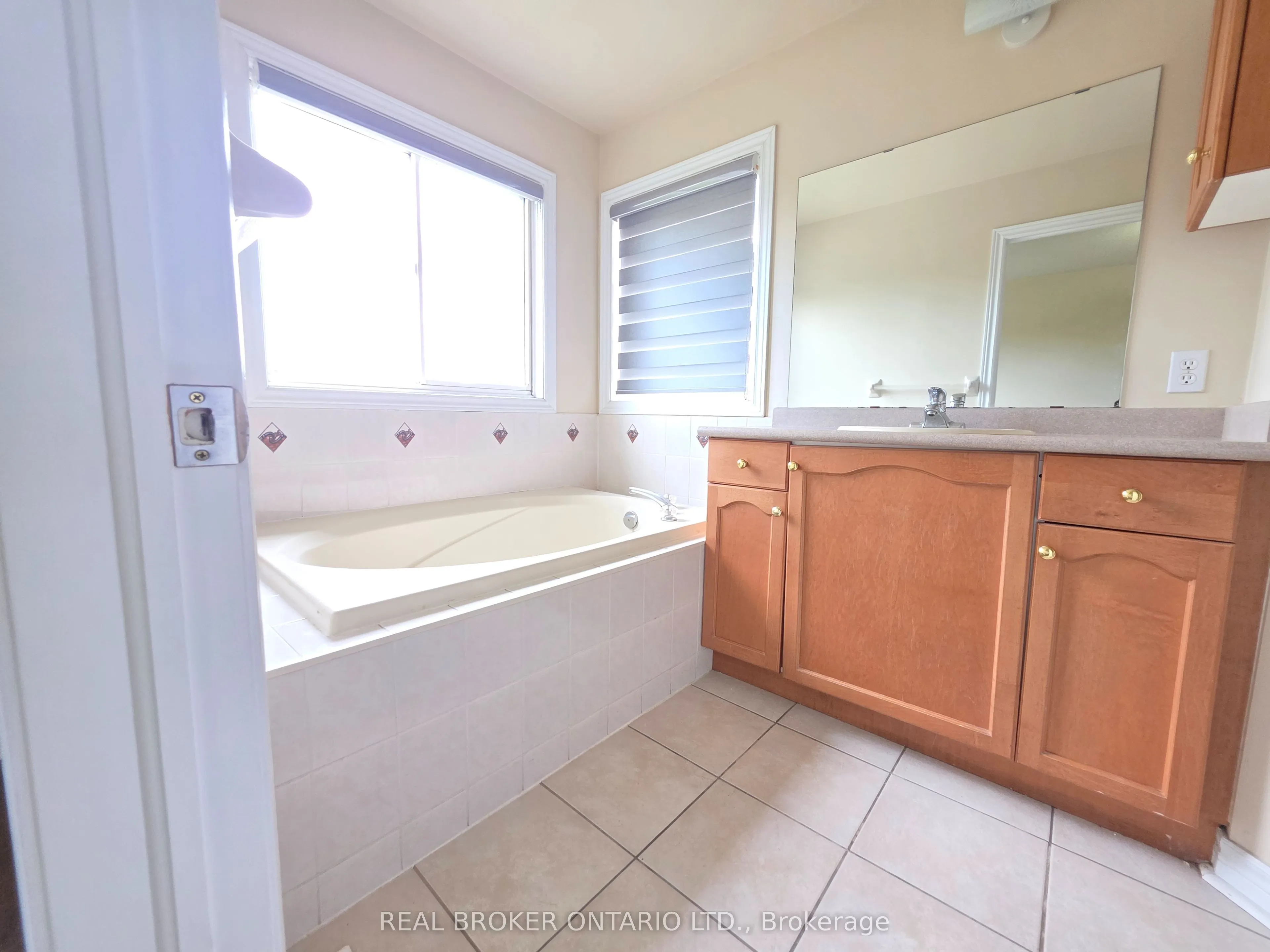 922 Ledbury Crescent