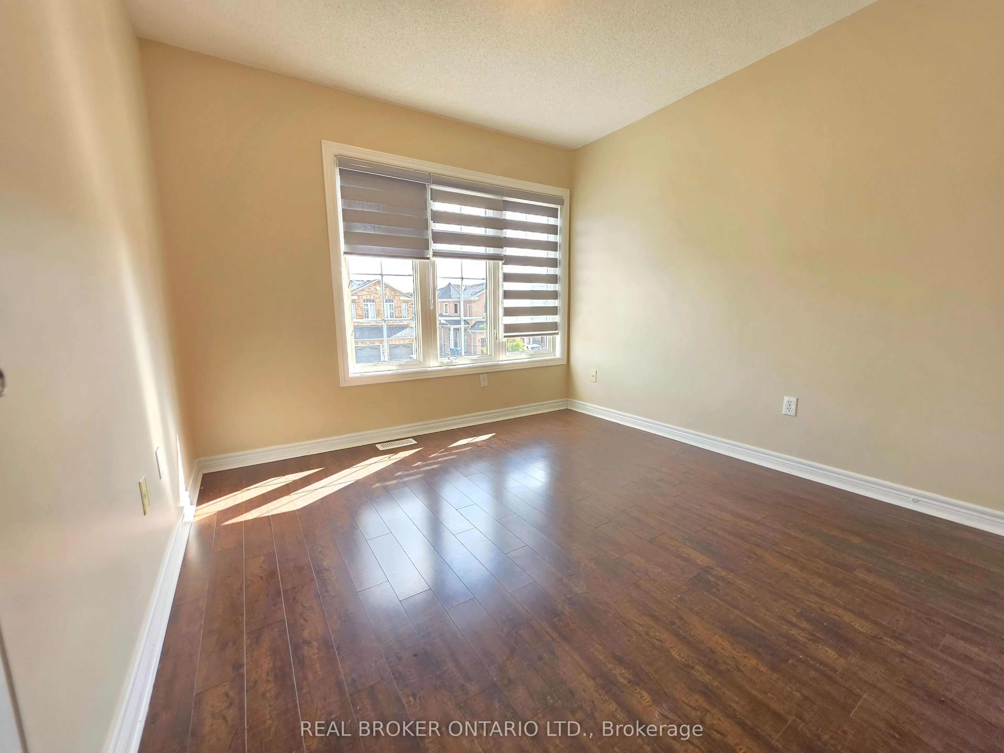 922 Ledbury Crescent