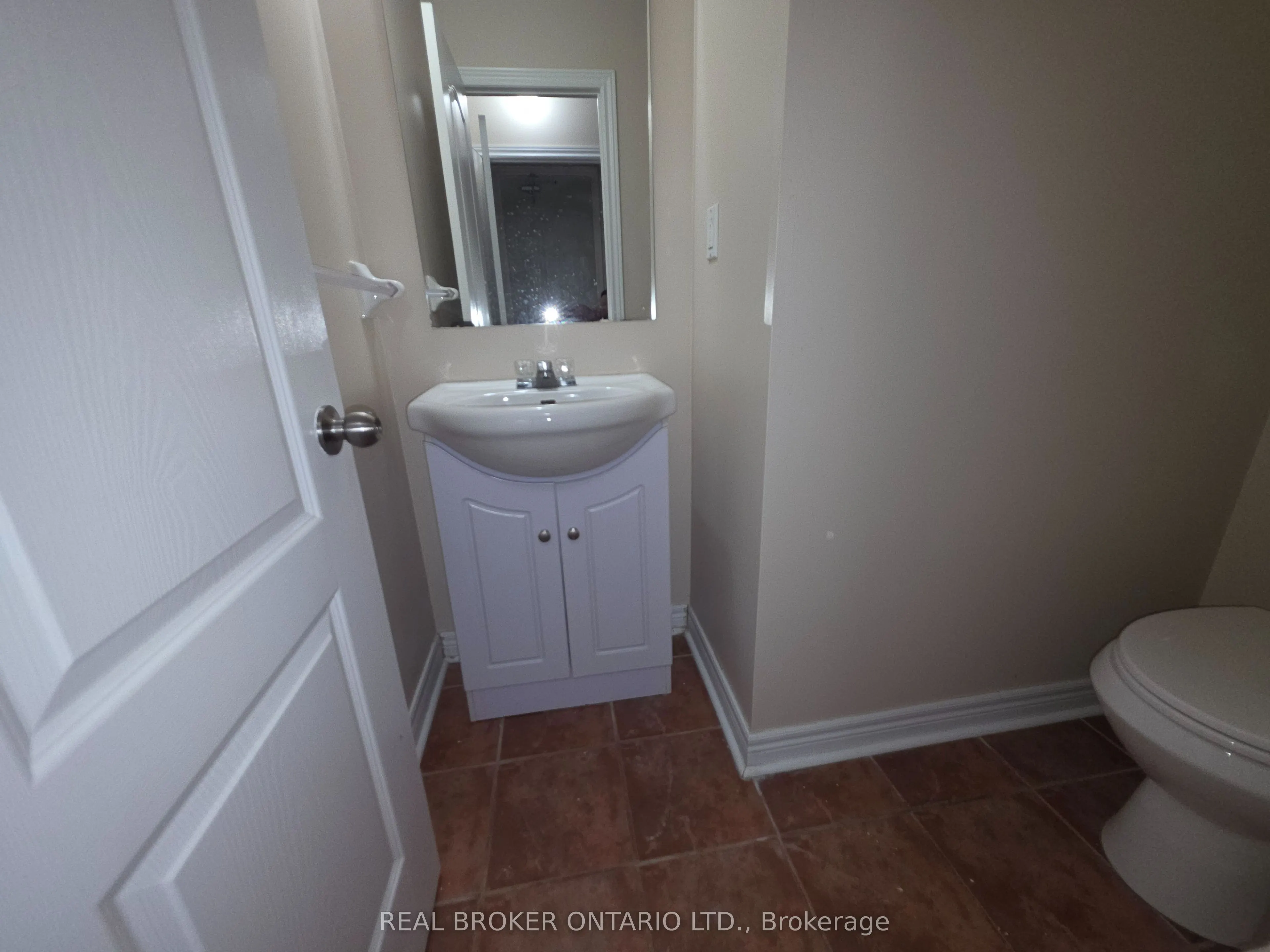 922 Ledbury Crescent