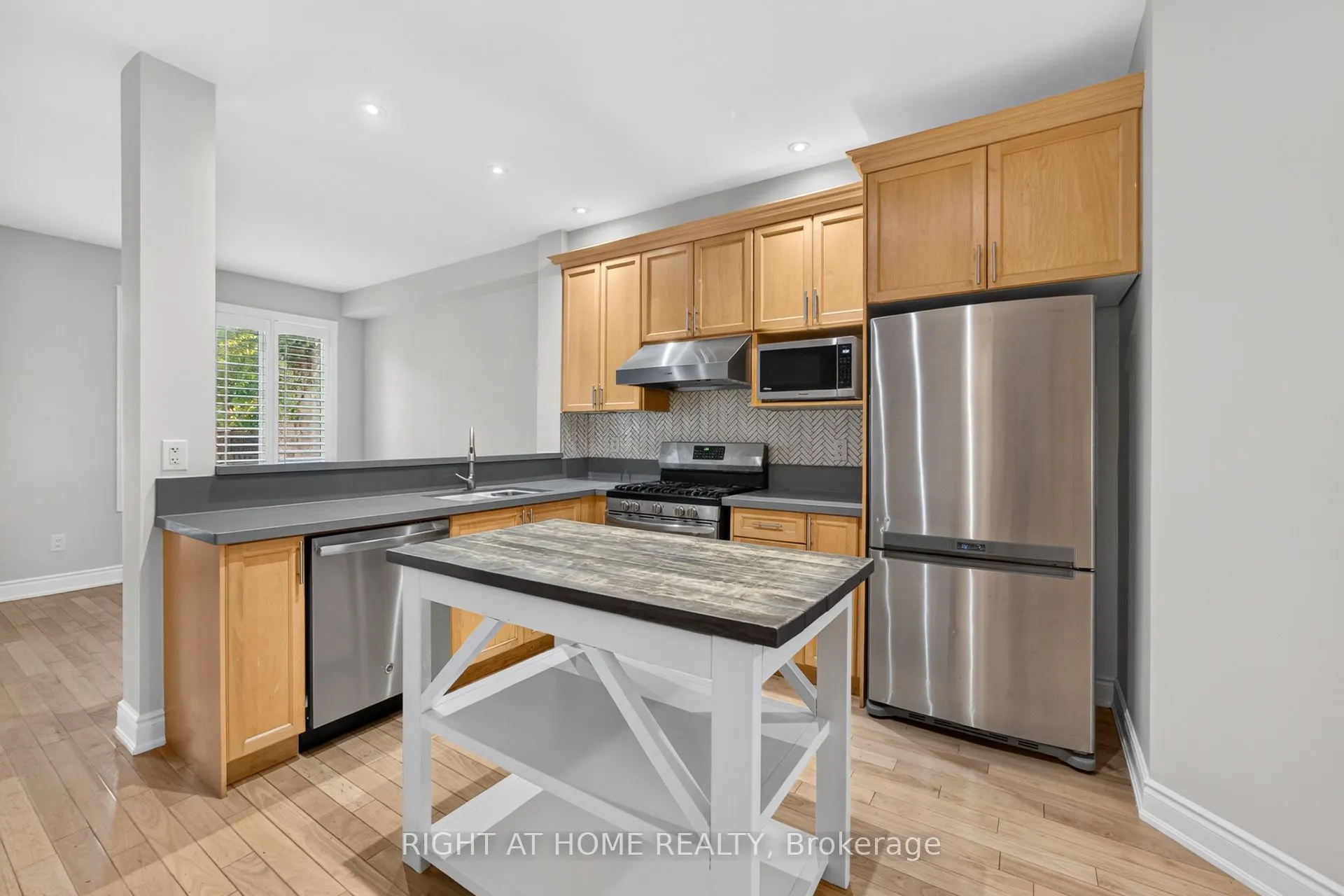 346 Creek Path Avenue