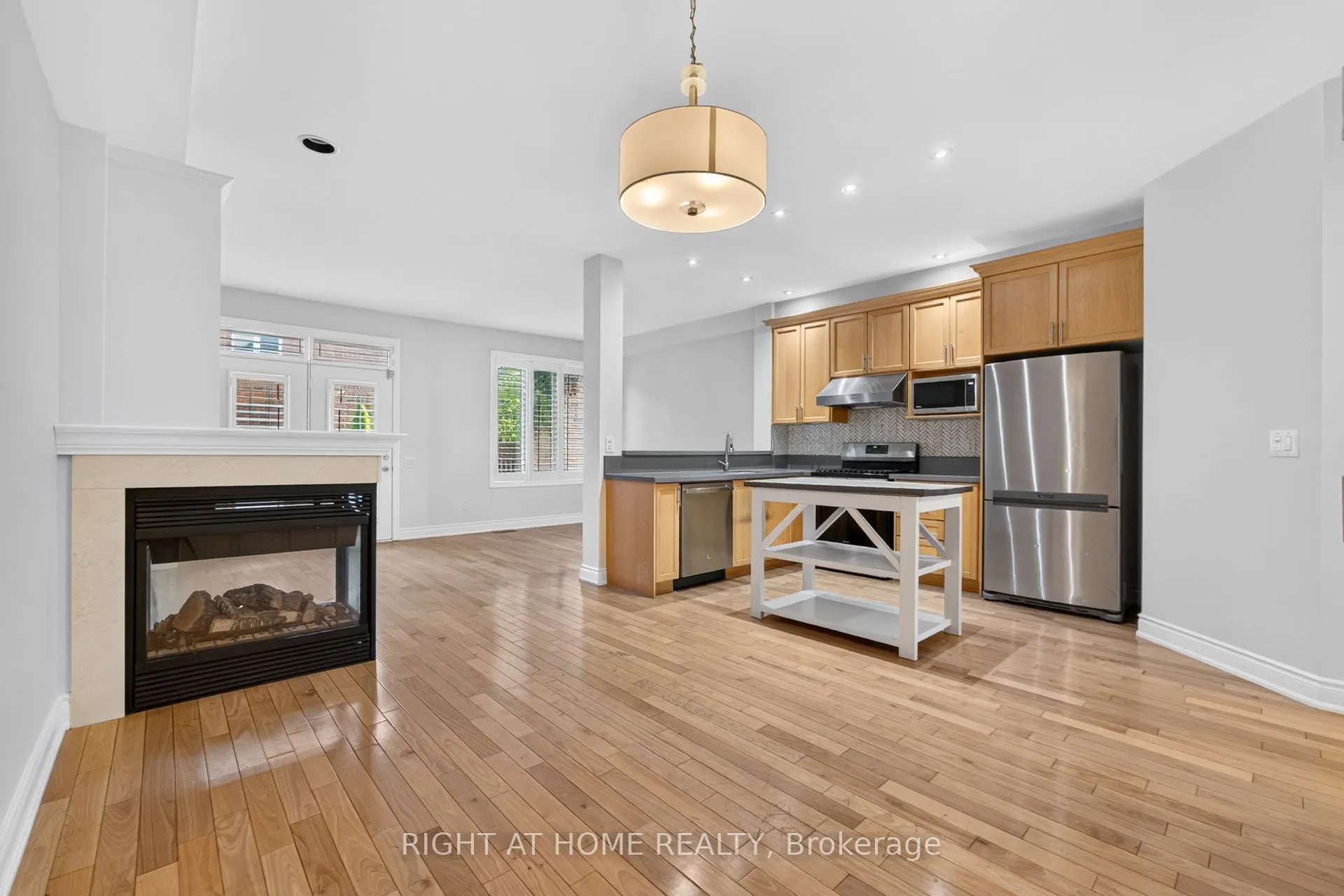 346 Creek Path Avenue