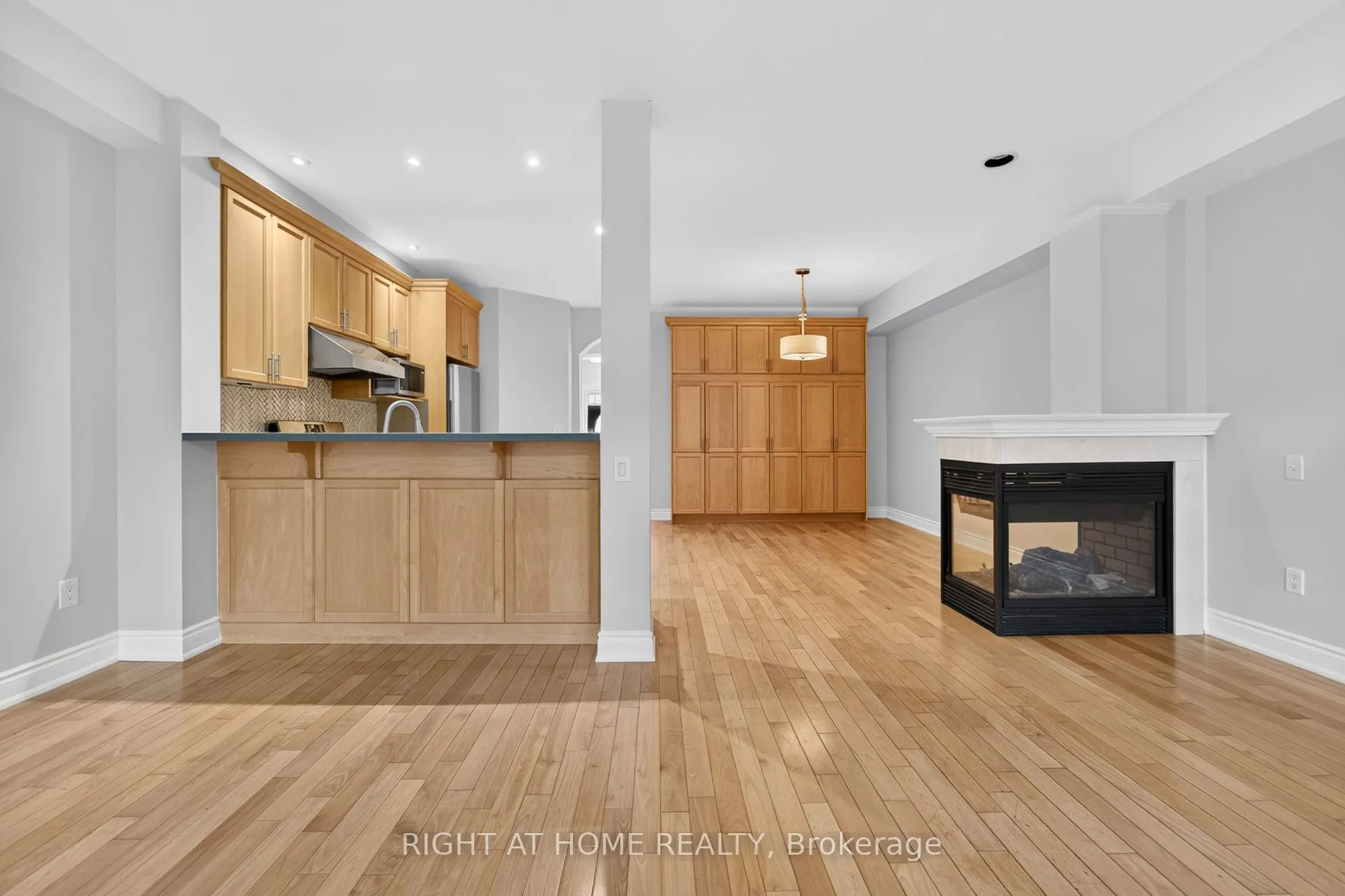 346 Creek Path Avenue