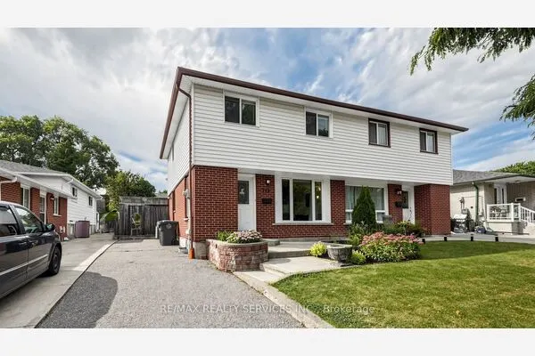 716 Eaglemount Crescent
