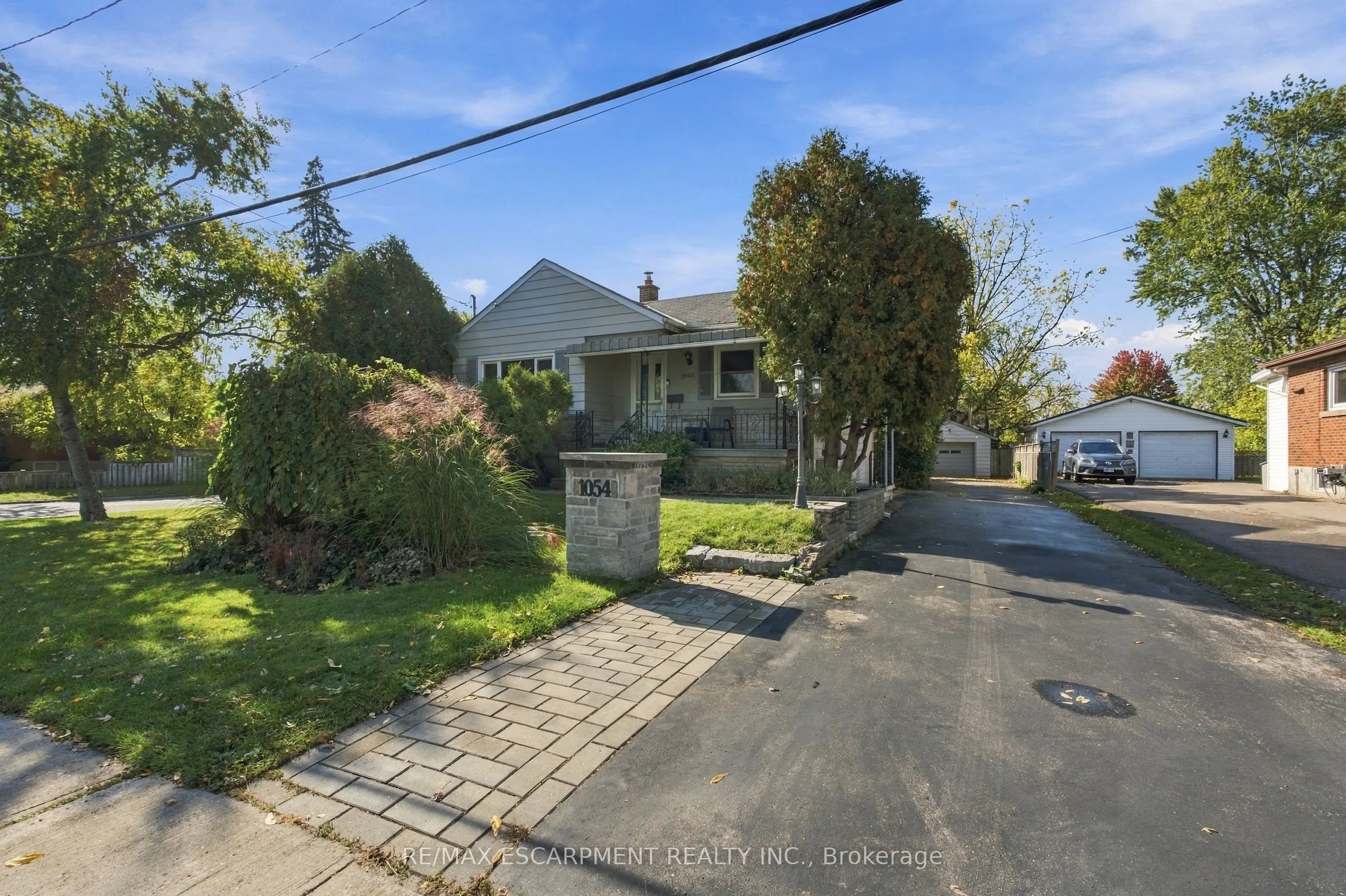 1054 Glendor Avenue