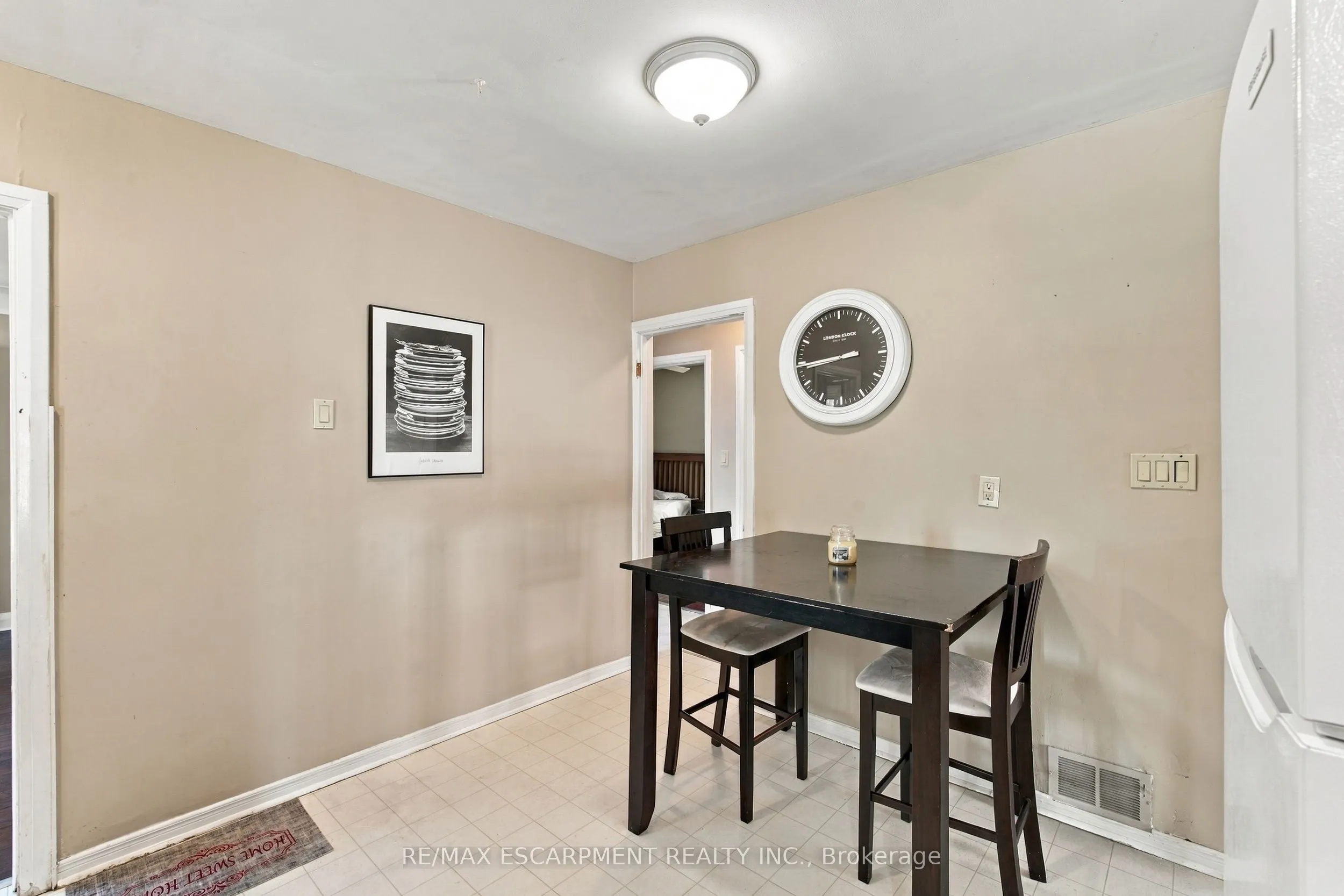 1054 Glendor Avenue