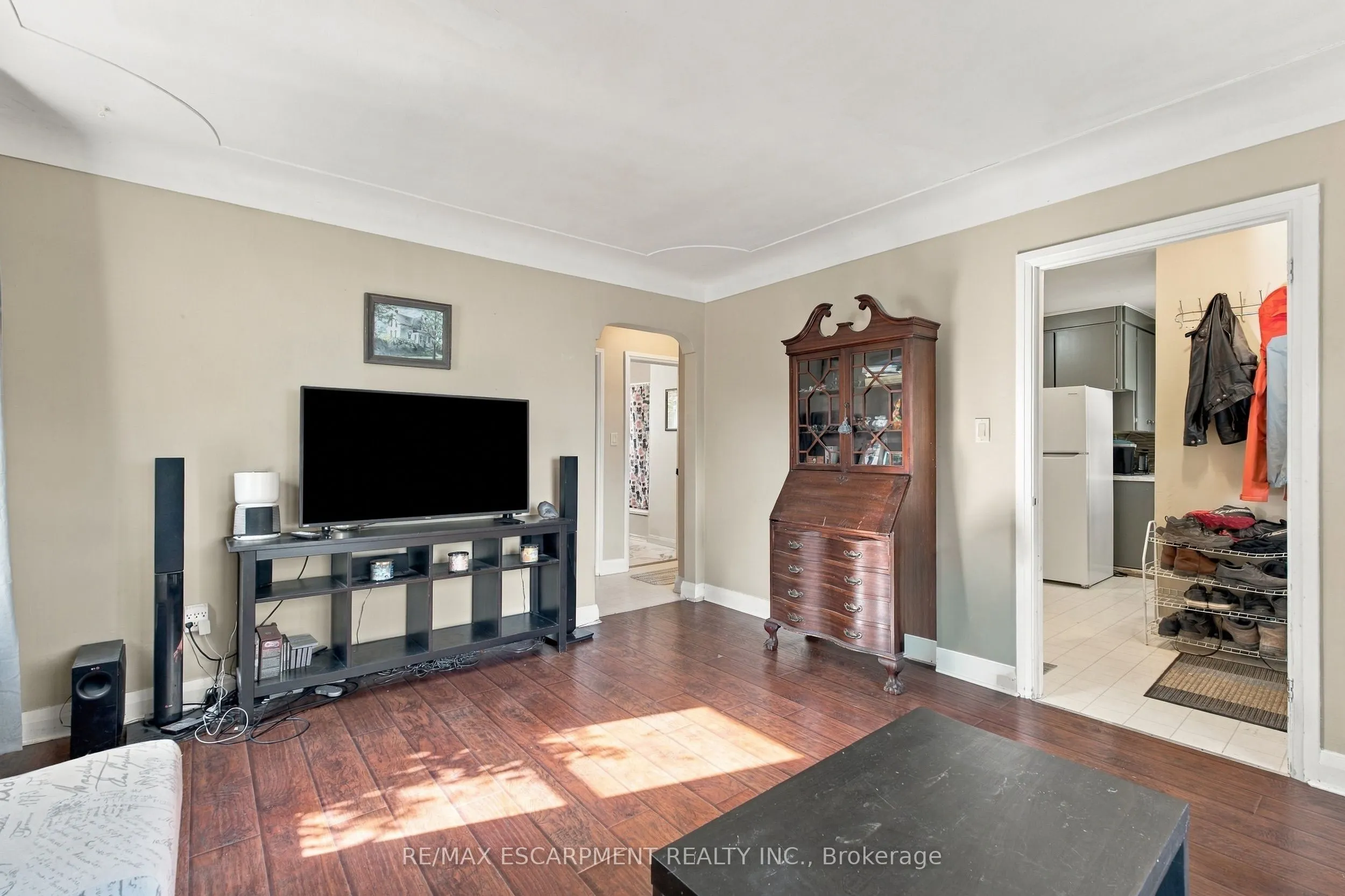 1054 Glendor Avenue