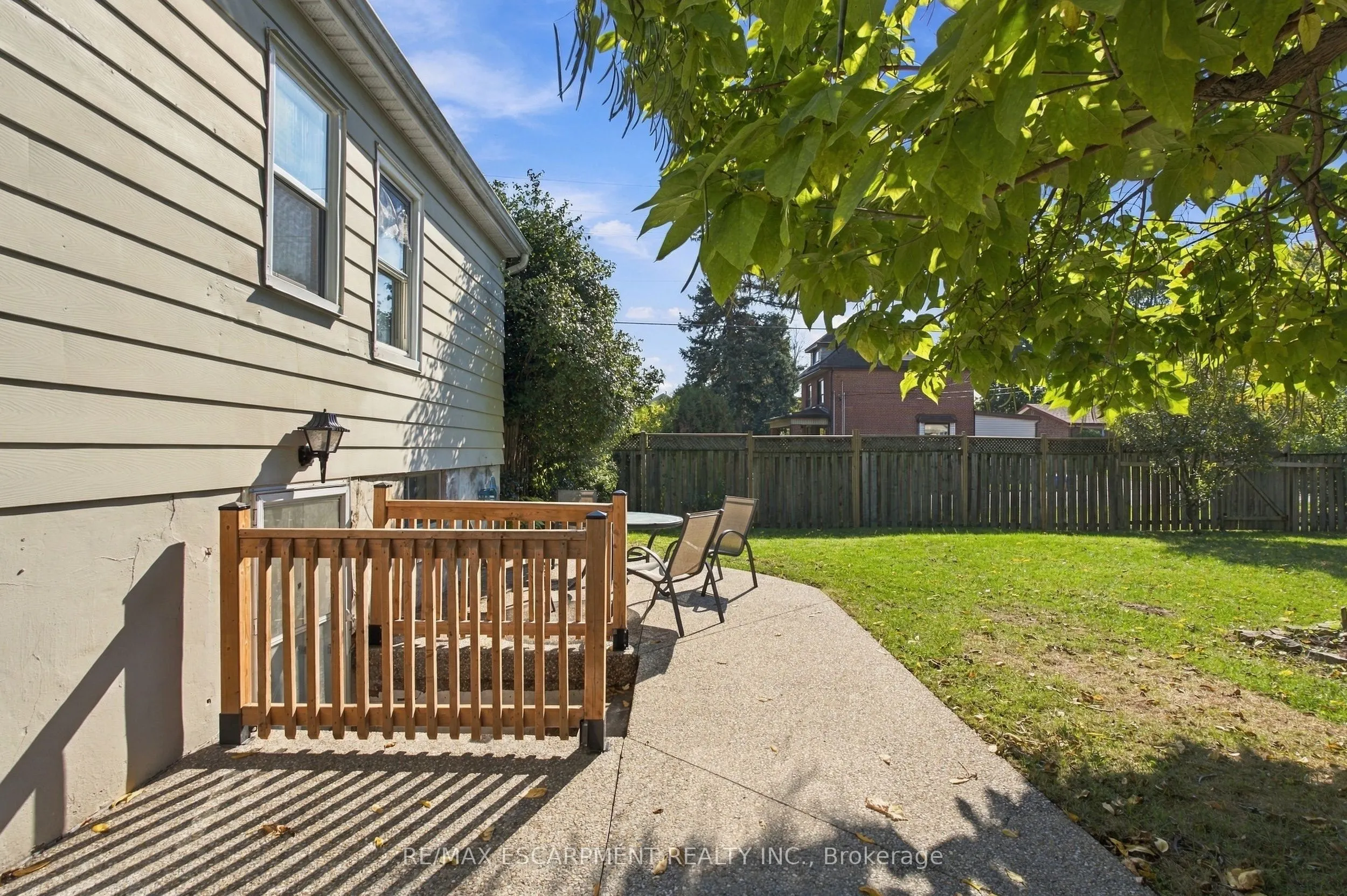 1054 Glendor Avenue