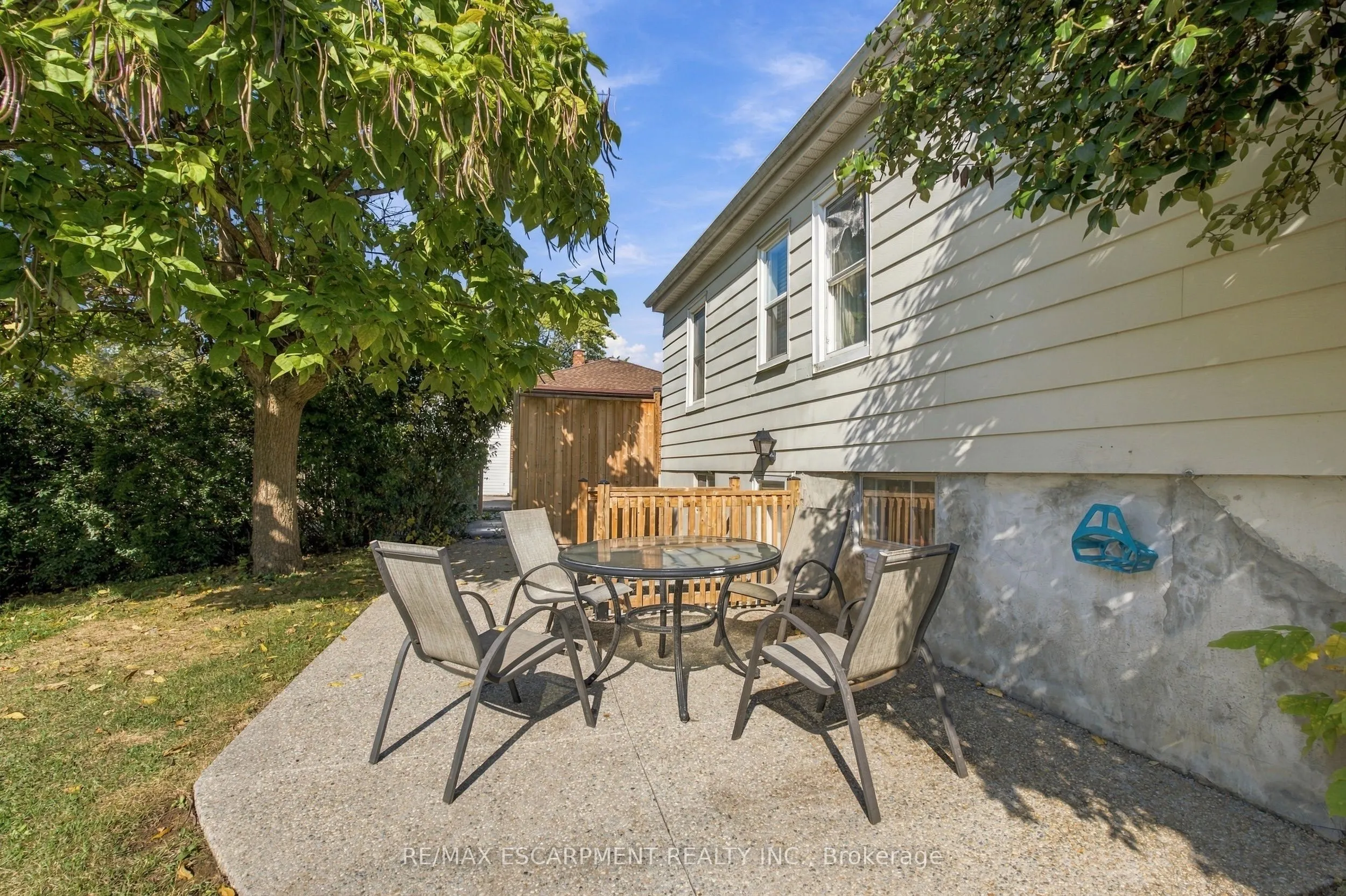1054 Glendor Avenue