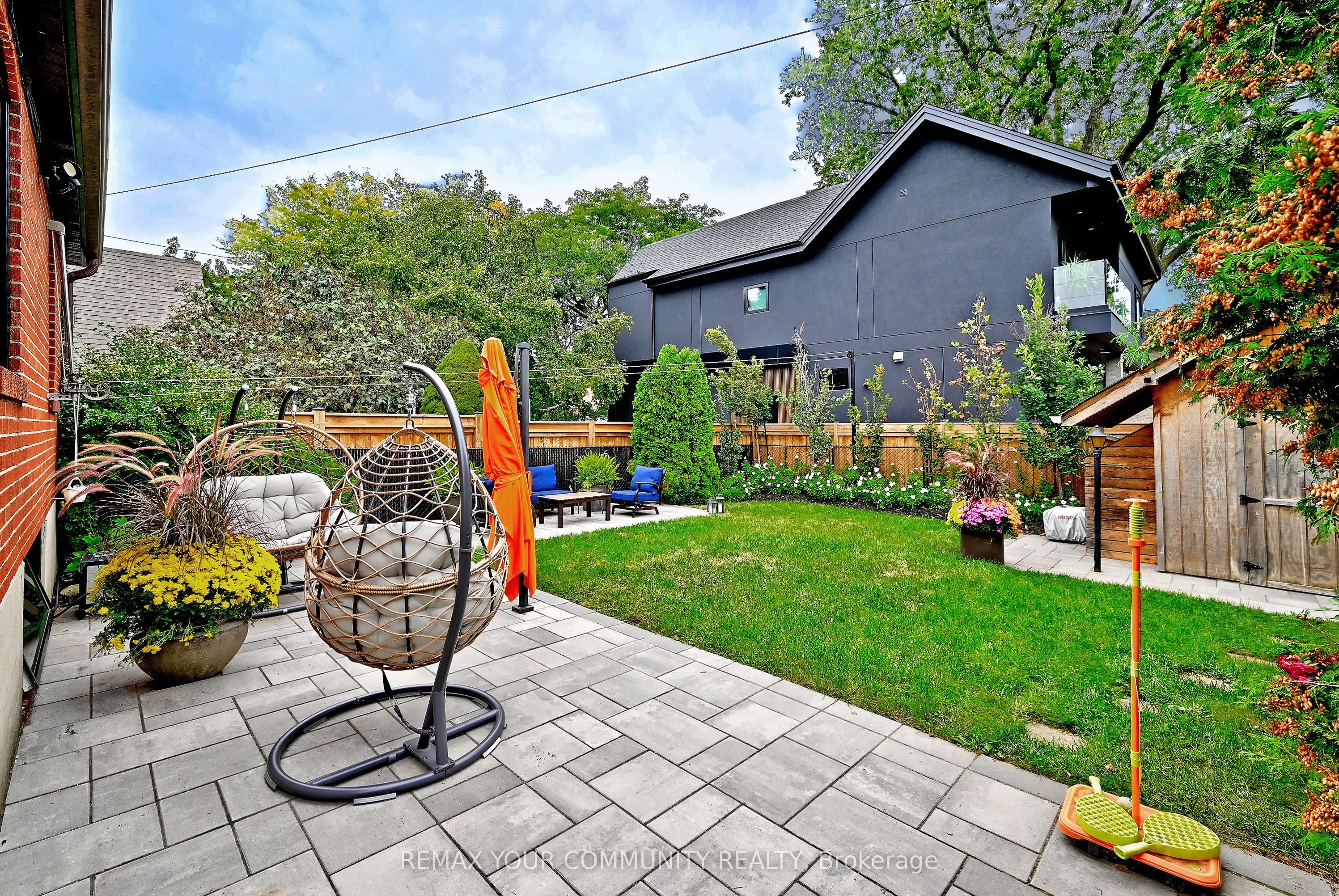 141 Prince Edward Drive S