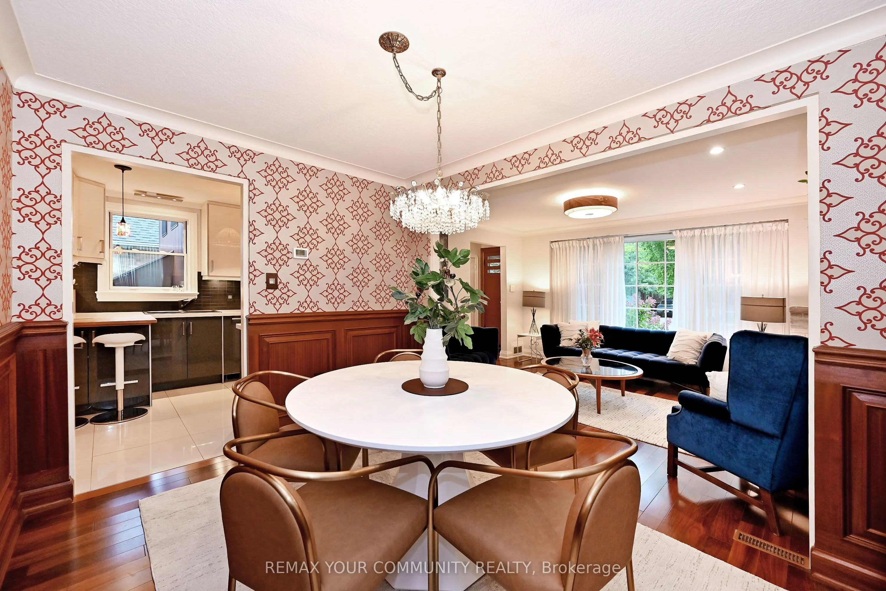 141 Prince Edward Drive S