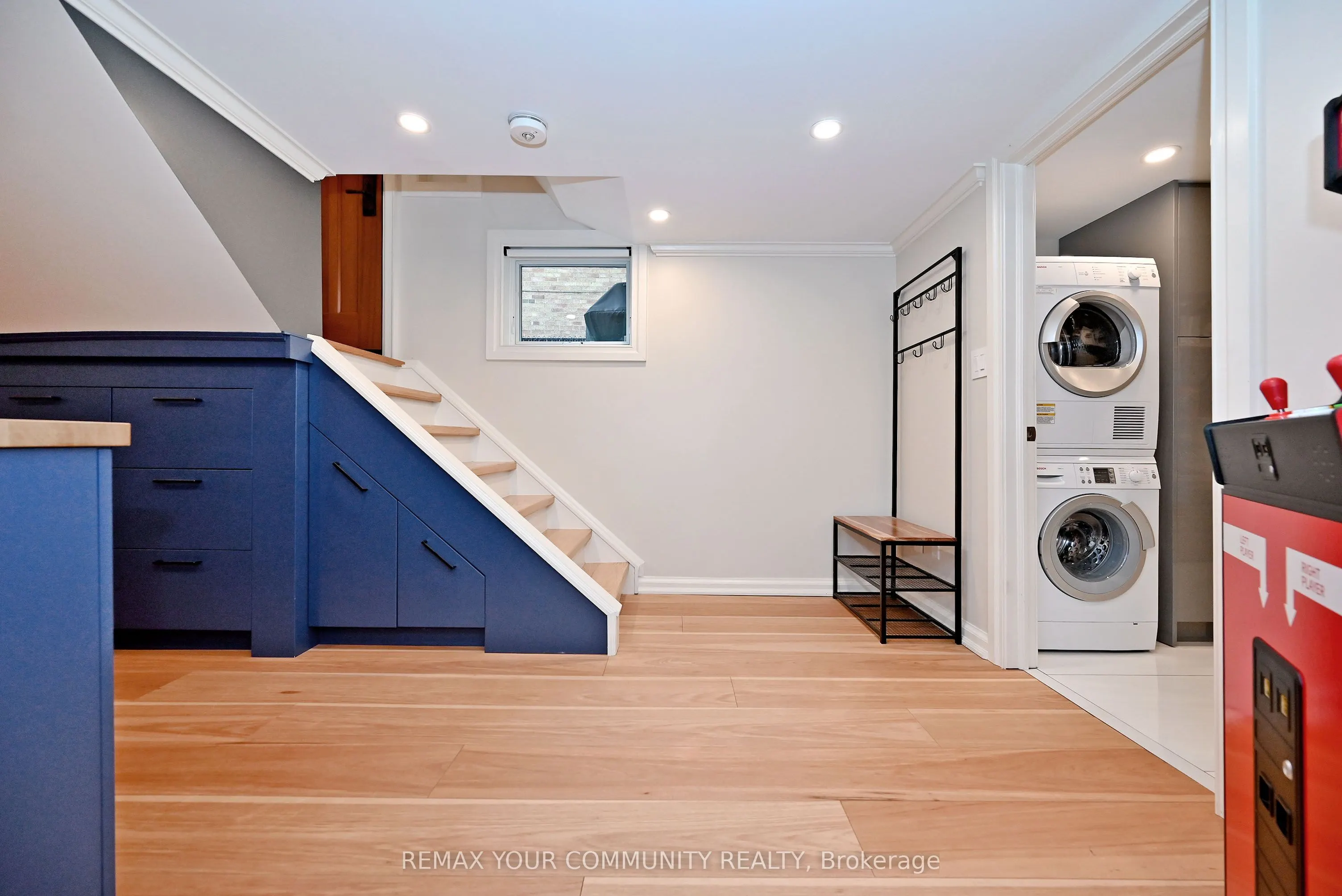 141 Prince Edward Drive S