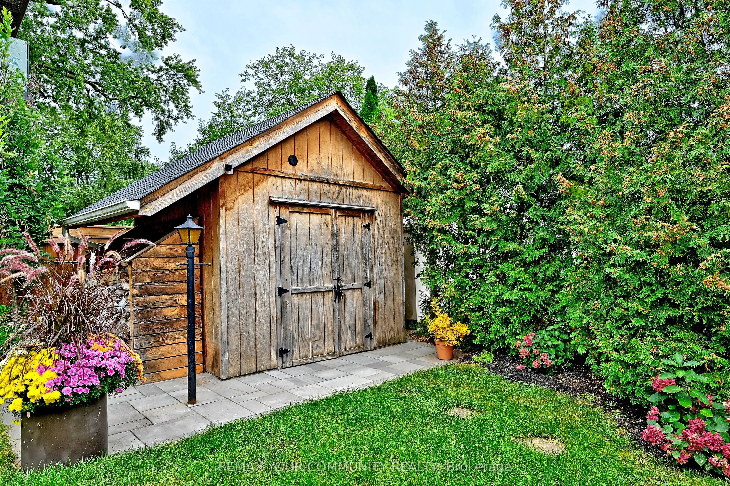141 Prince Edward Drive S
