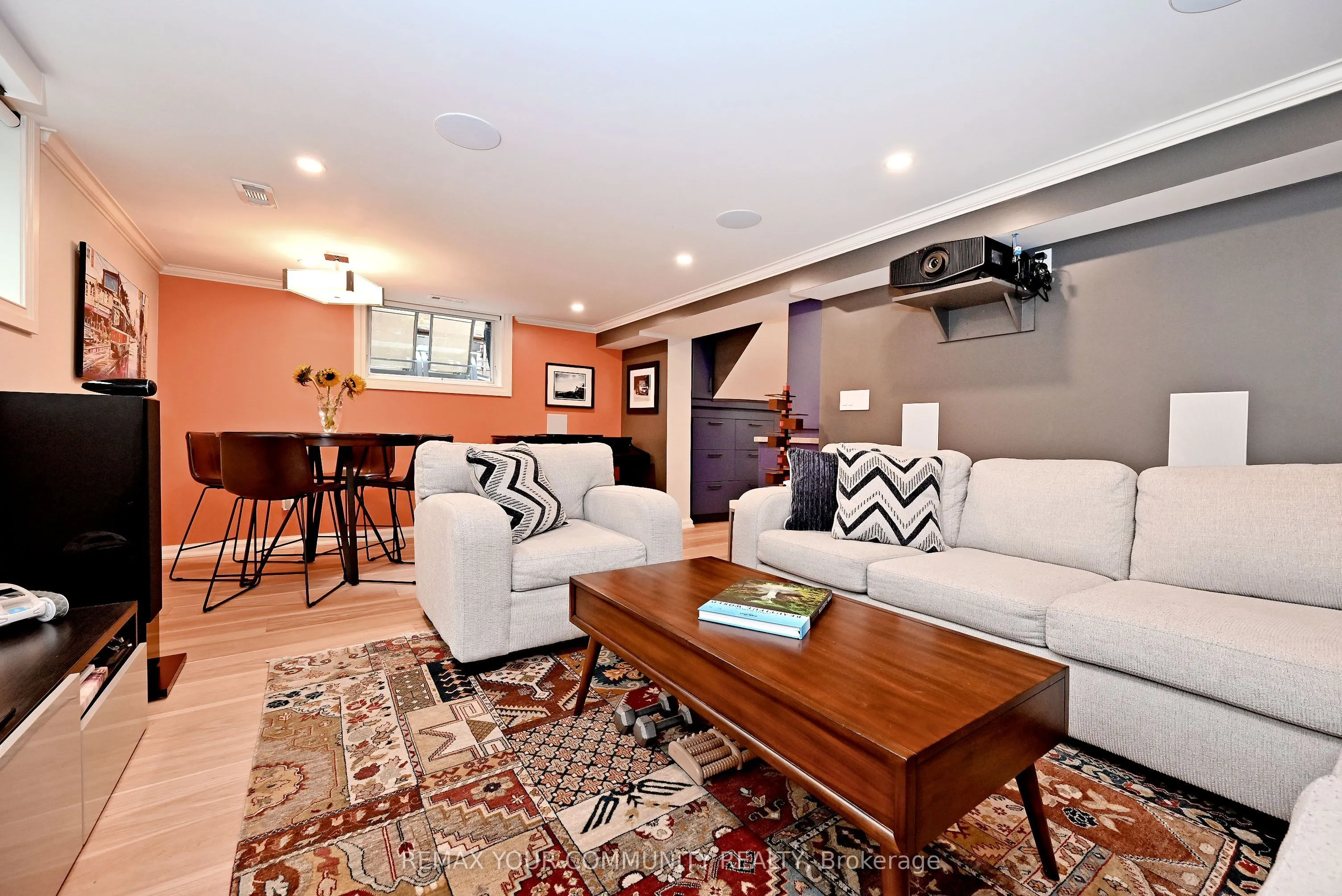 141 Prince Edward Drive S