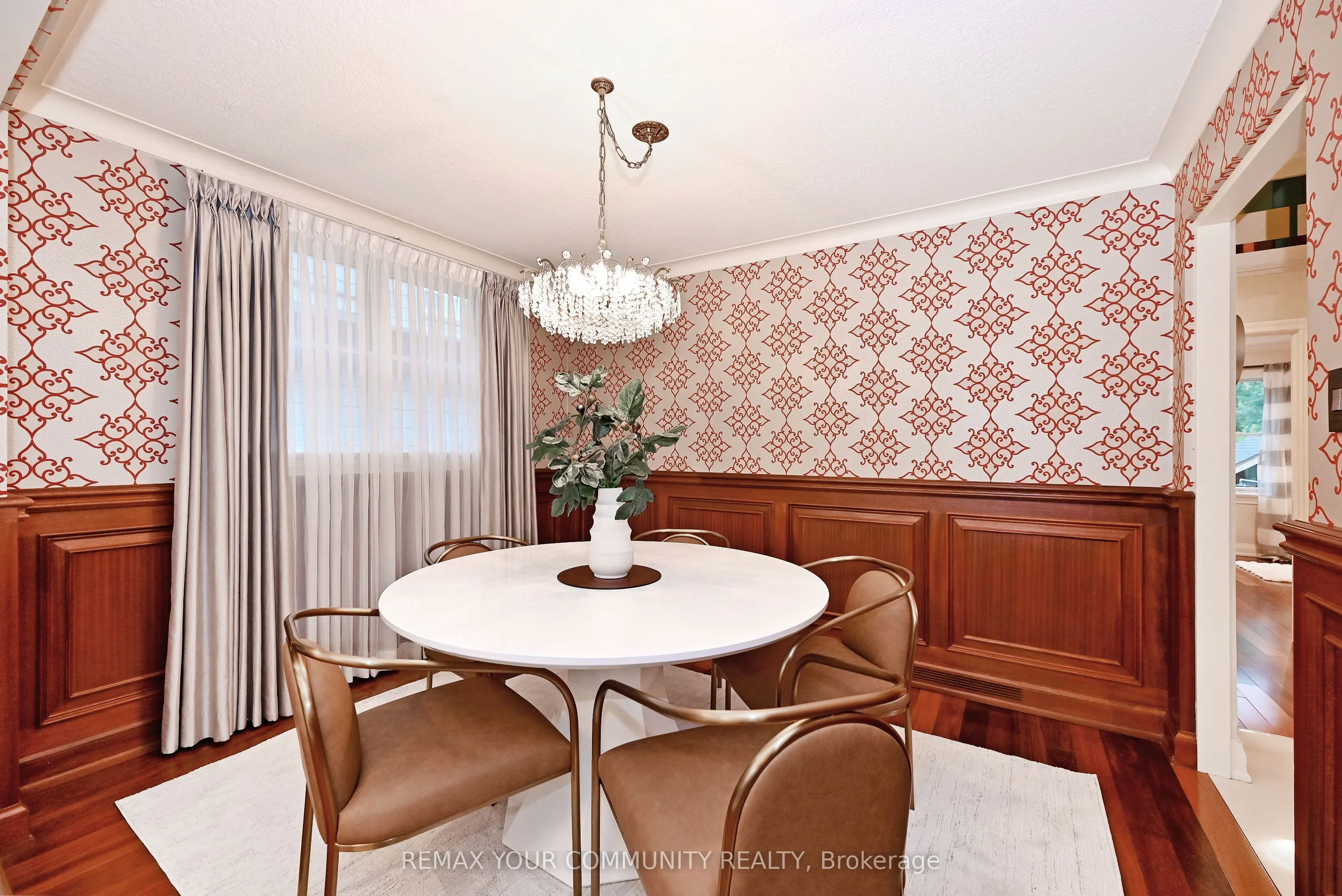 141 Prince Edward Drive S