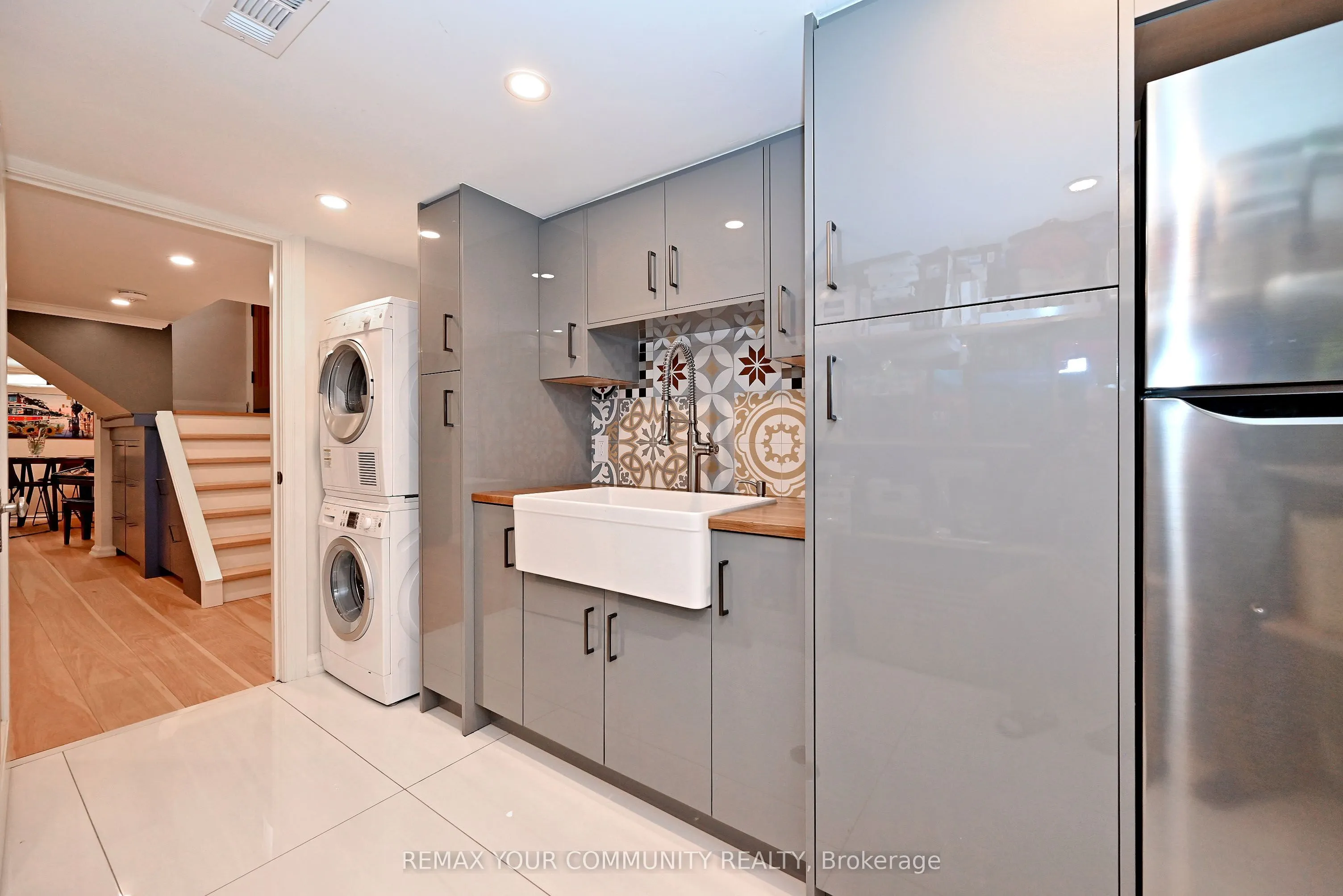 141 Prince Edward Drive S