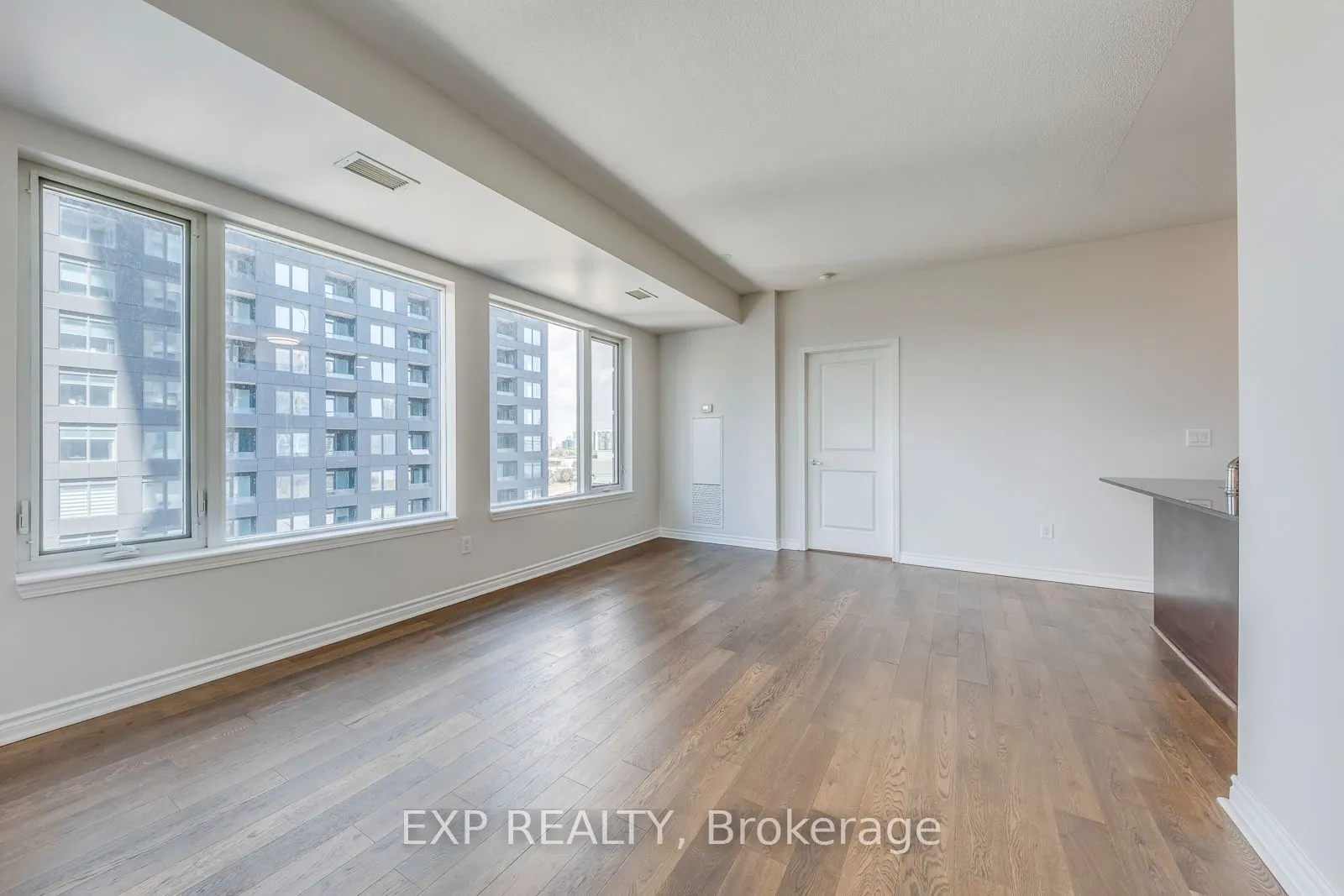385 Prince Of Wales Drive #1011