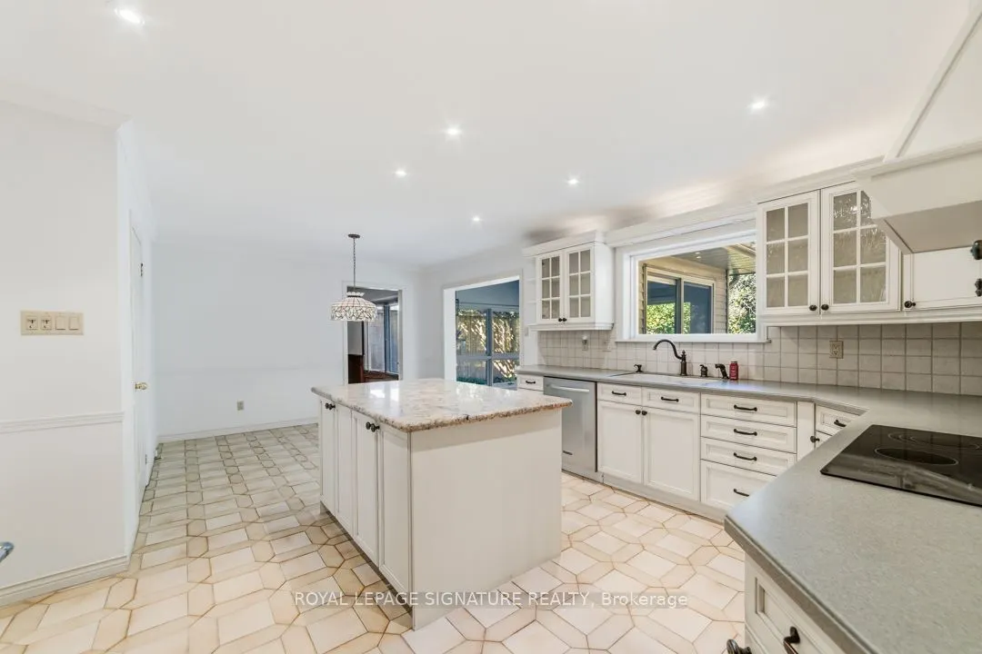 1271 White Lane