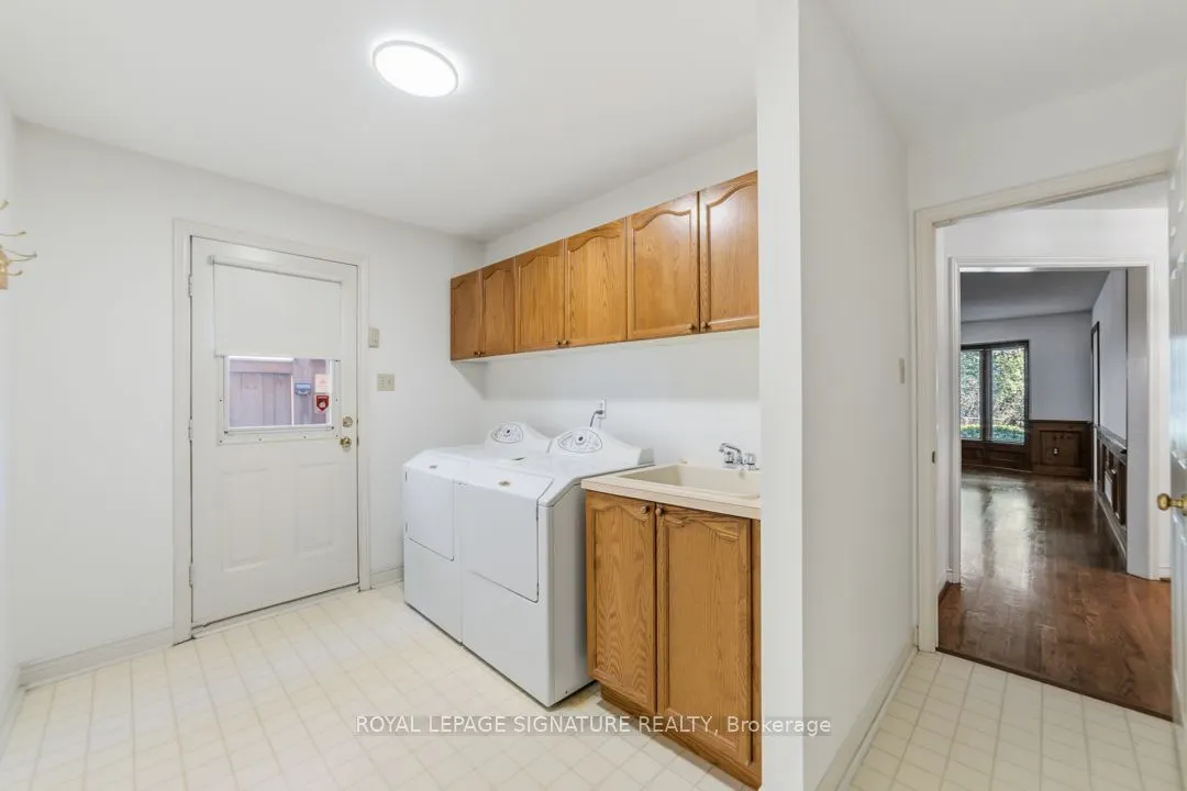 1271 White Lane