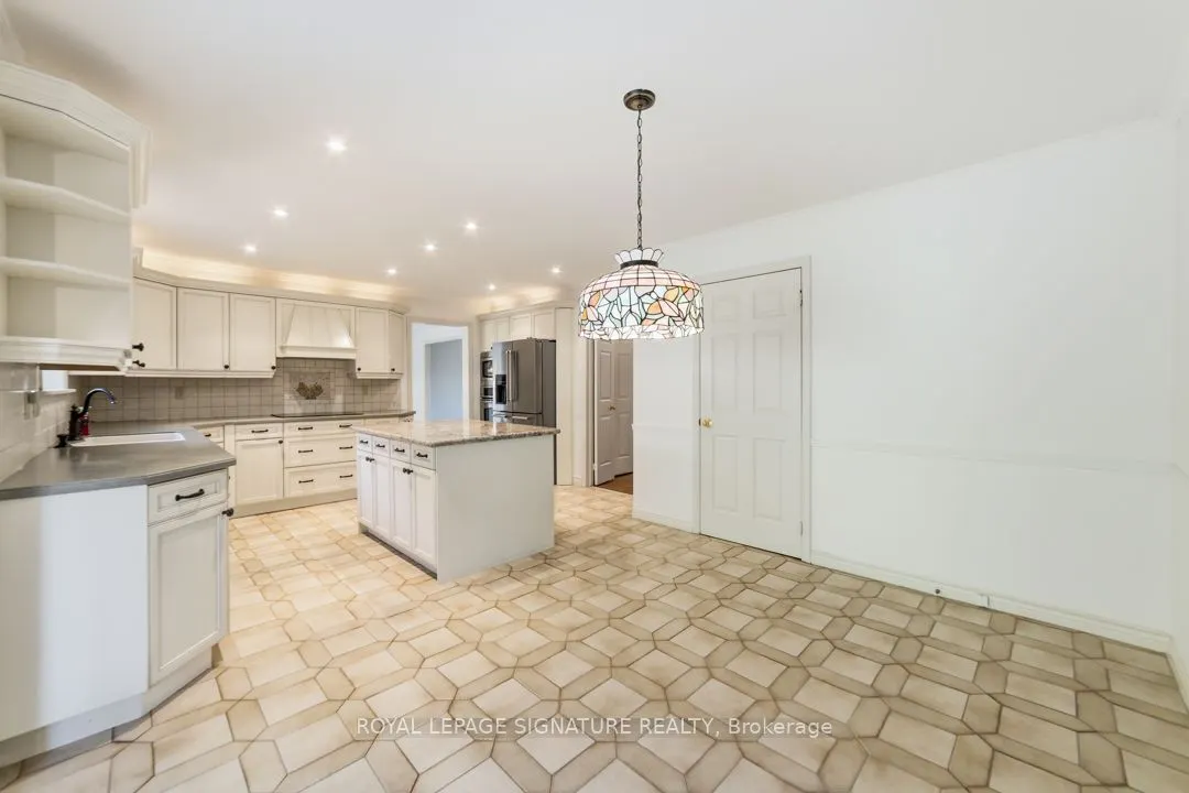 1271 White Lane