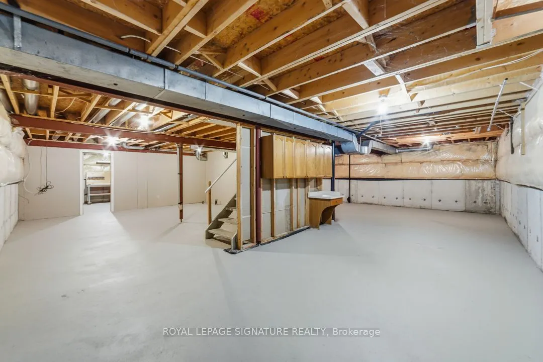 1271 White Lane