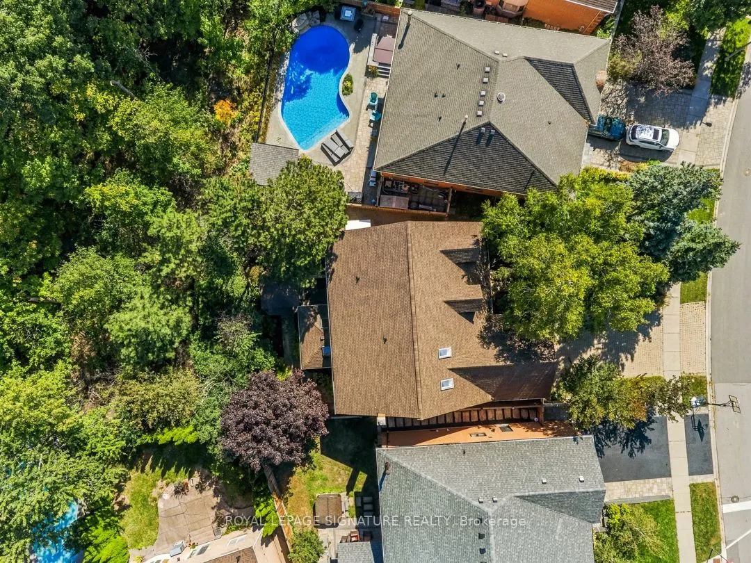 1271 White Lane