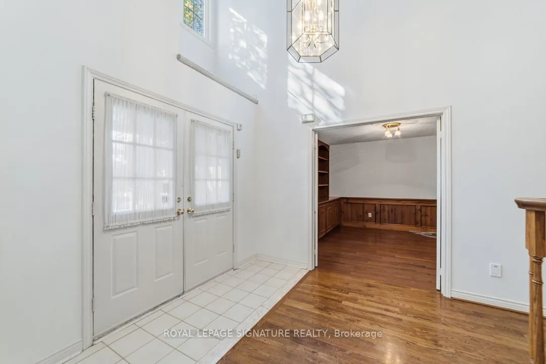 1271 White Lane