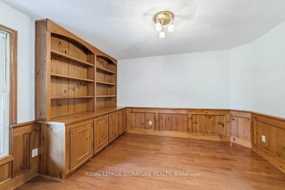 1271 White Lane