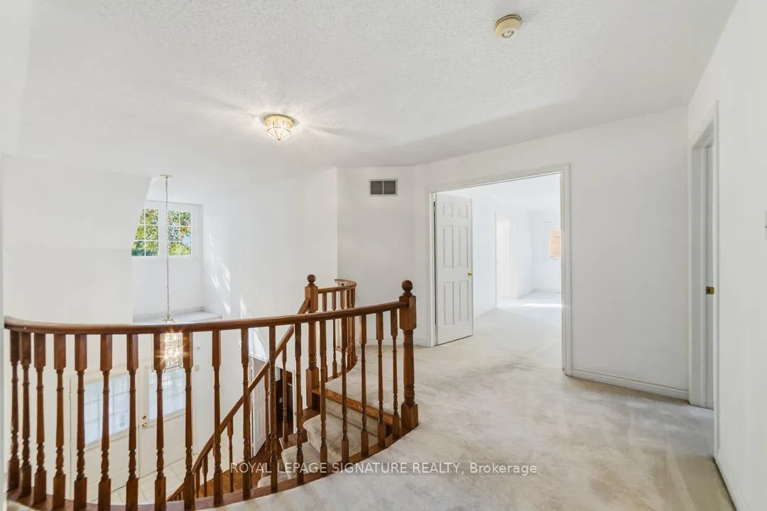 1271 White Lane