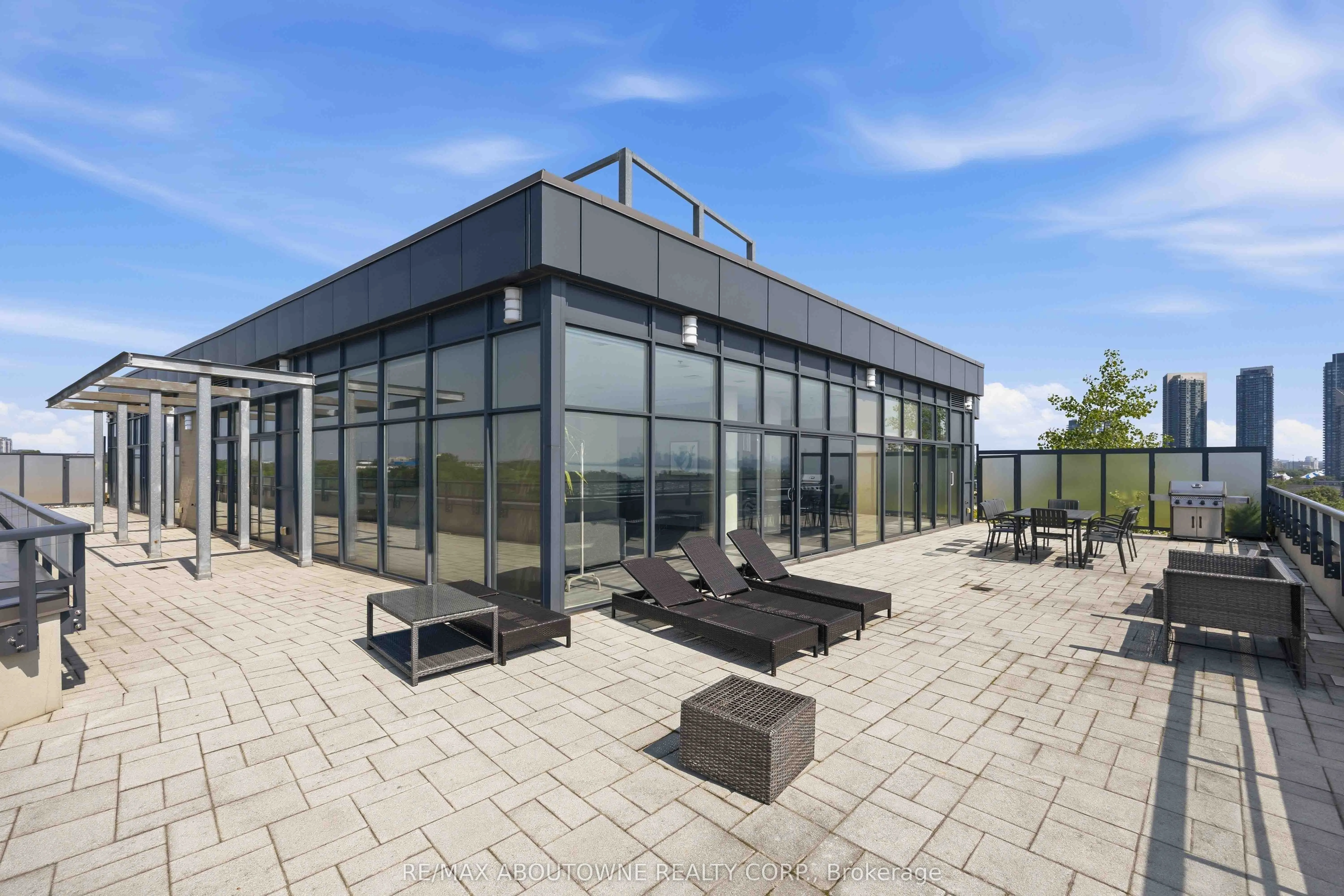 11 Superior Avenue #904