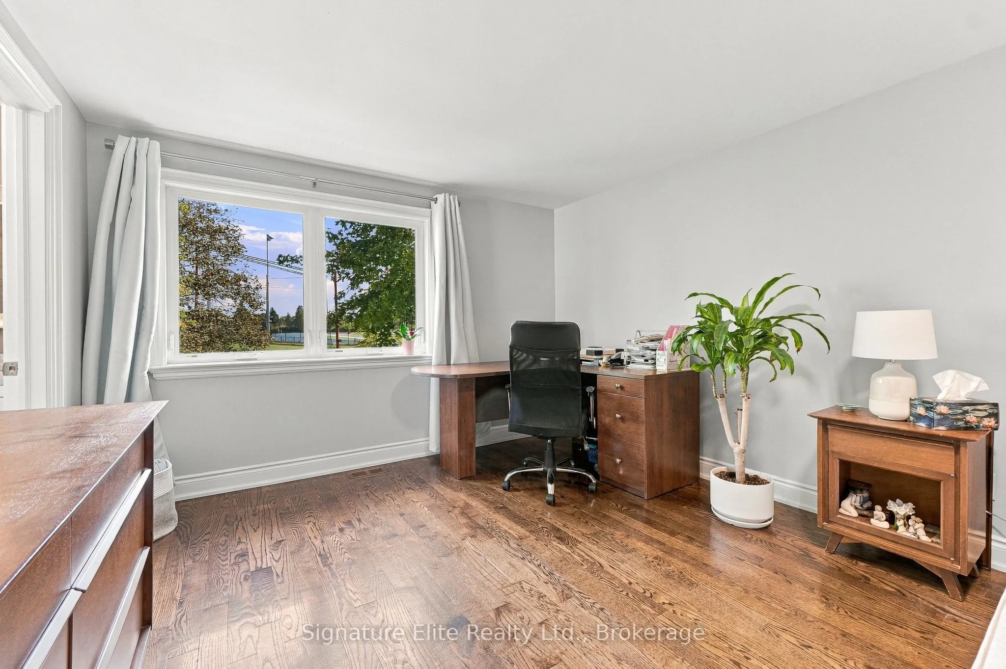 190 Longwood Drive