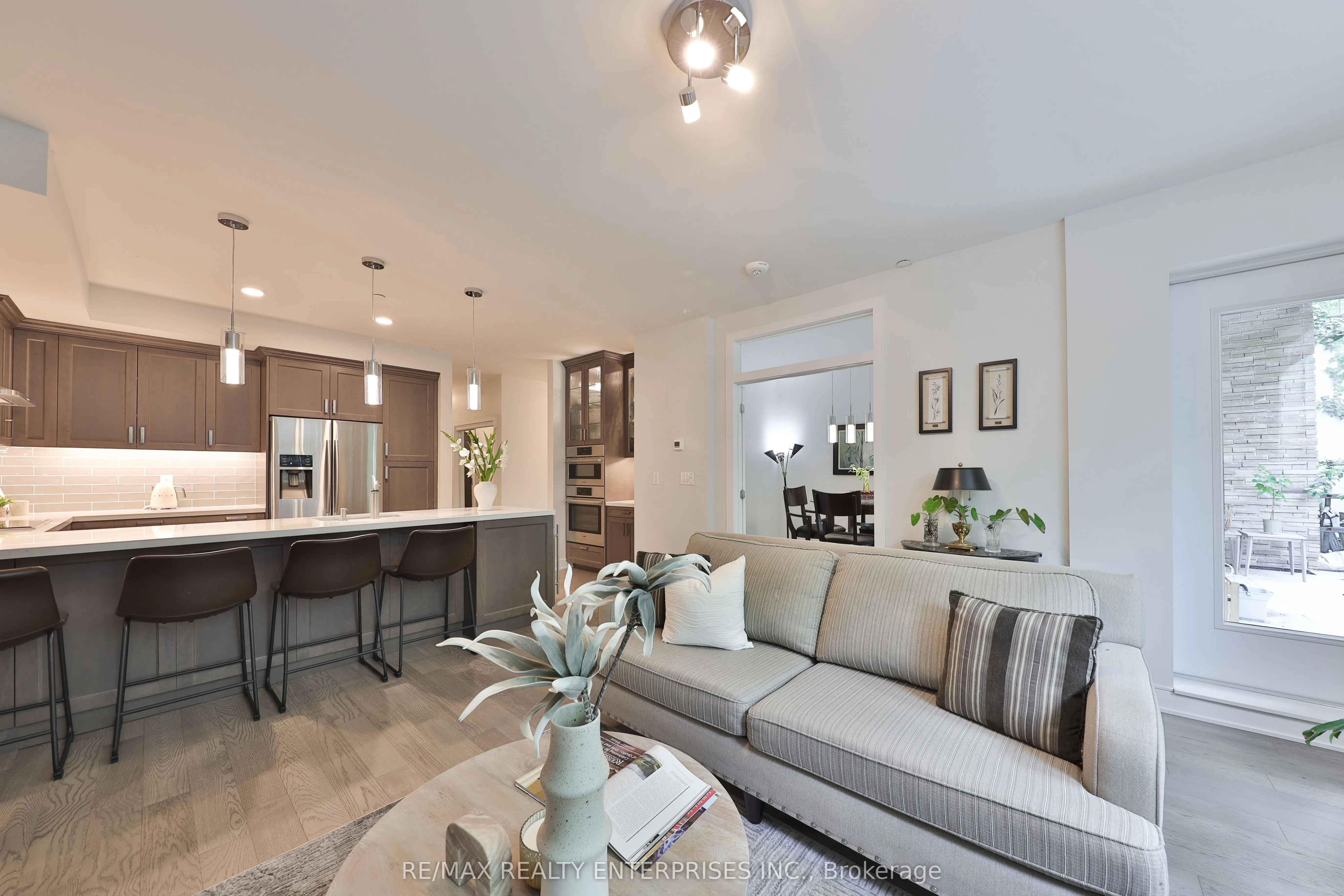1575 Lakeshore Road W #GR17