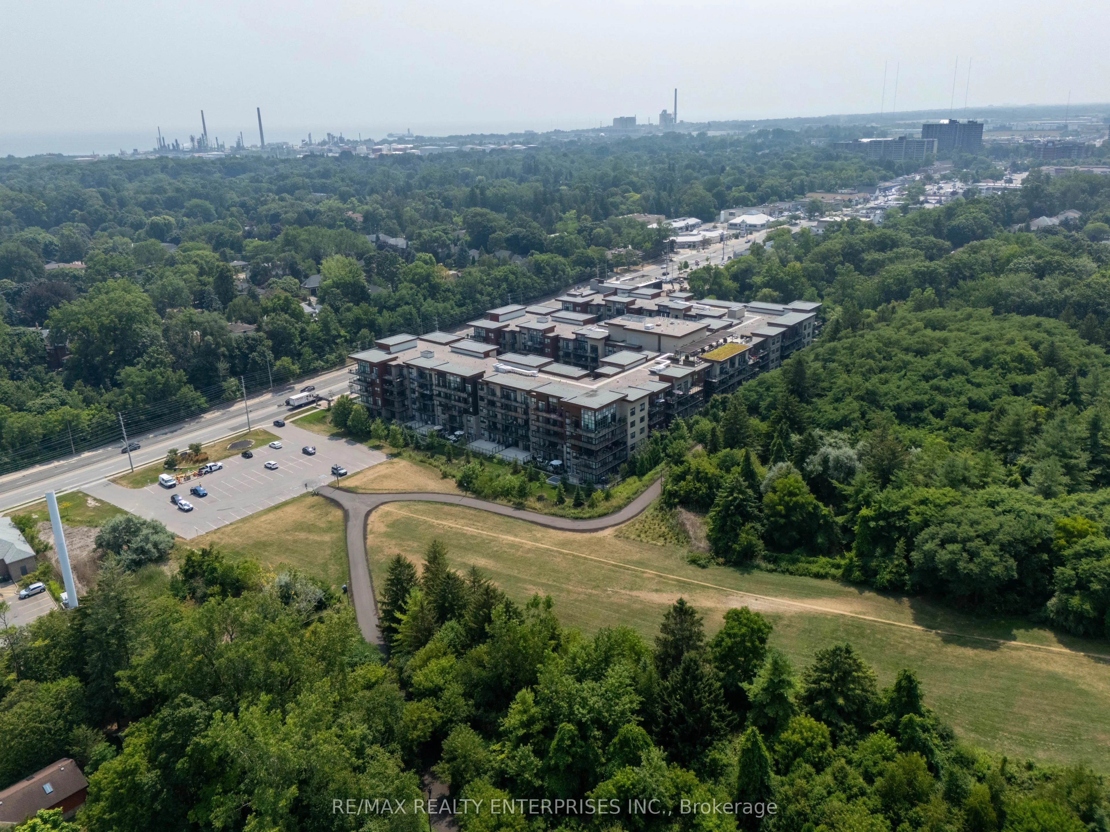 1575 Lakeshore Road W #GR17