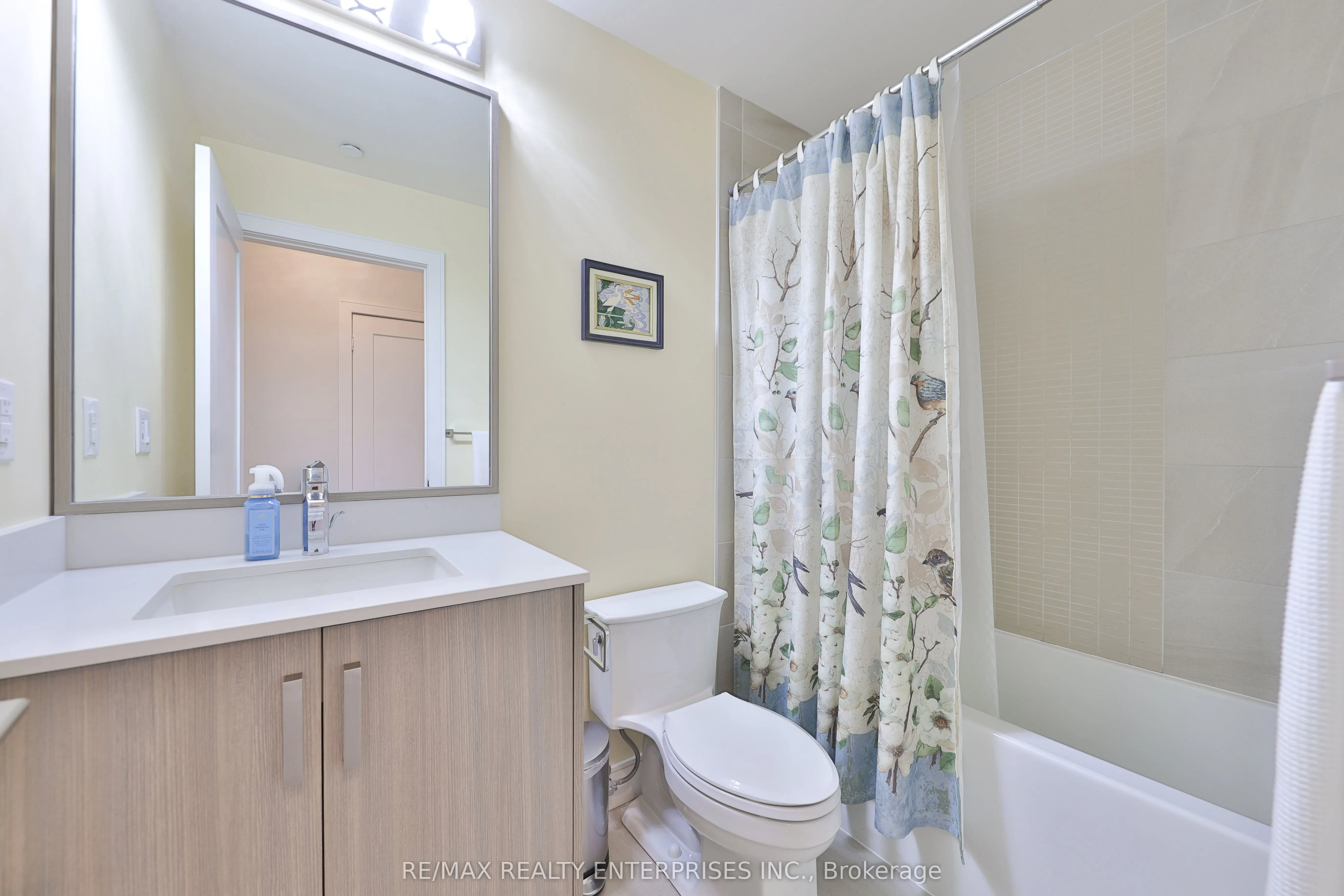 1575 Lakeshore Road W #GR17