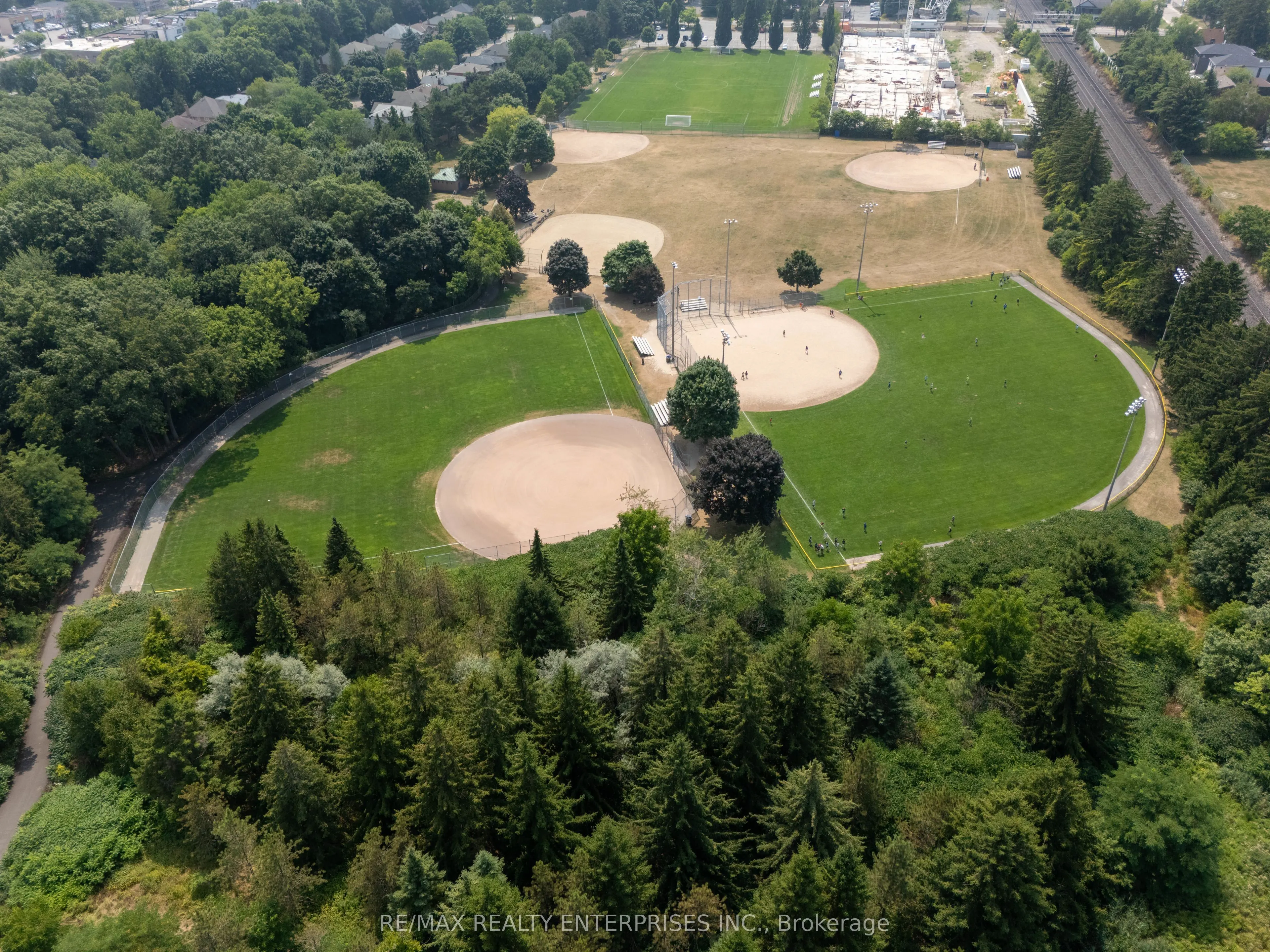 1575 Lakeshore Road W #GR17