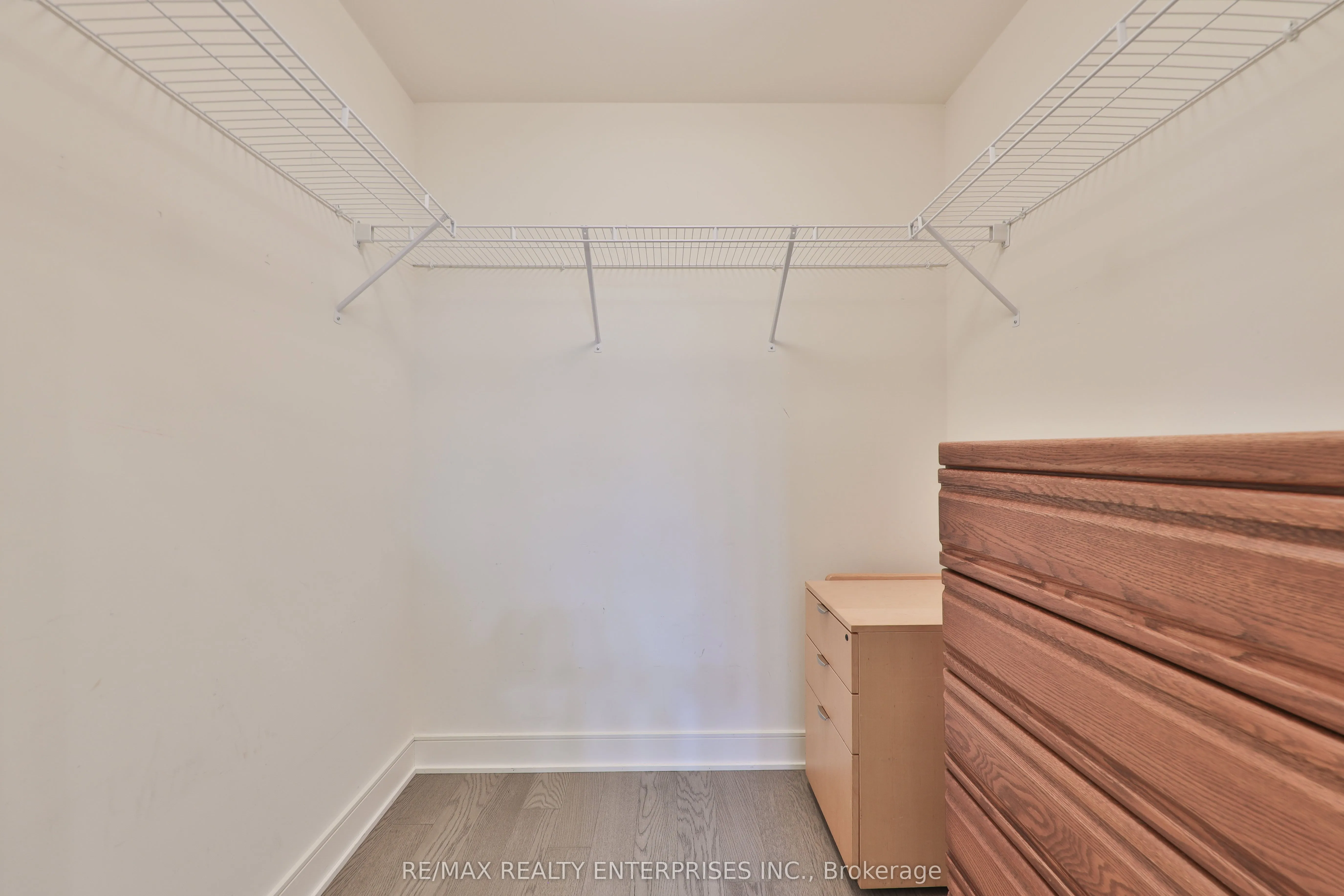 1575 Lakeshore Road W #GR17
