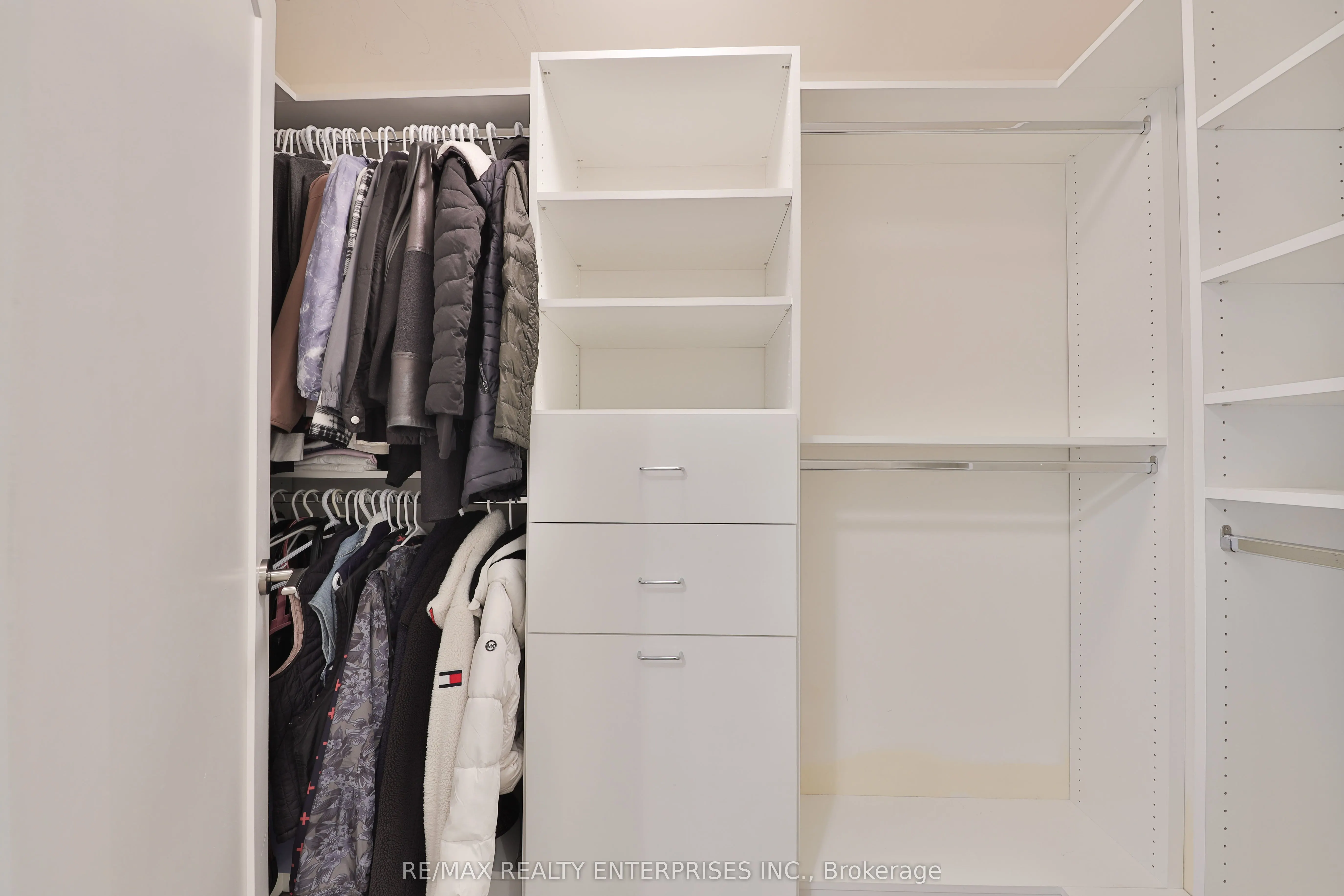1575 Lakeshore Road W #GR17