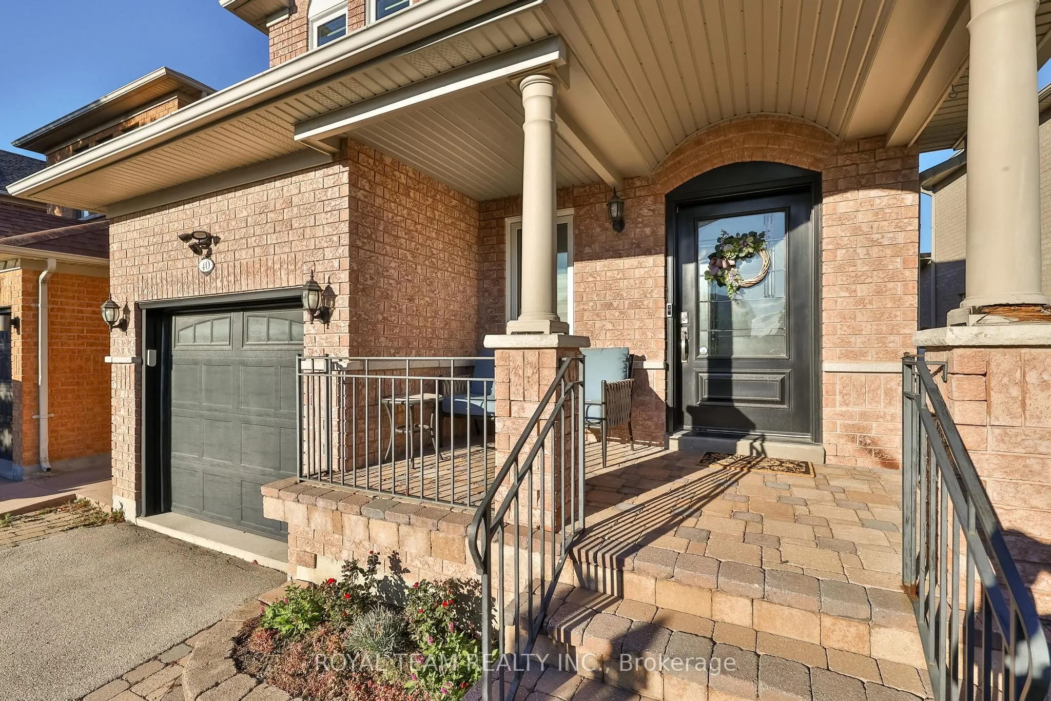 40 Emily Carr Crescent